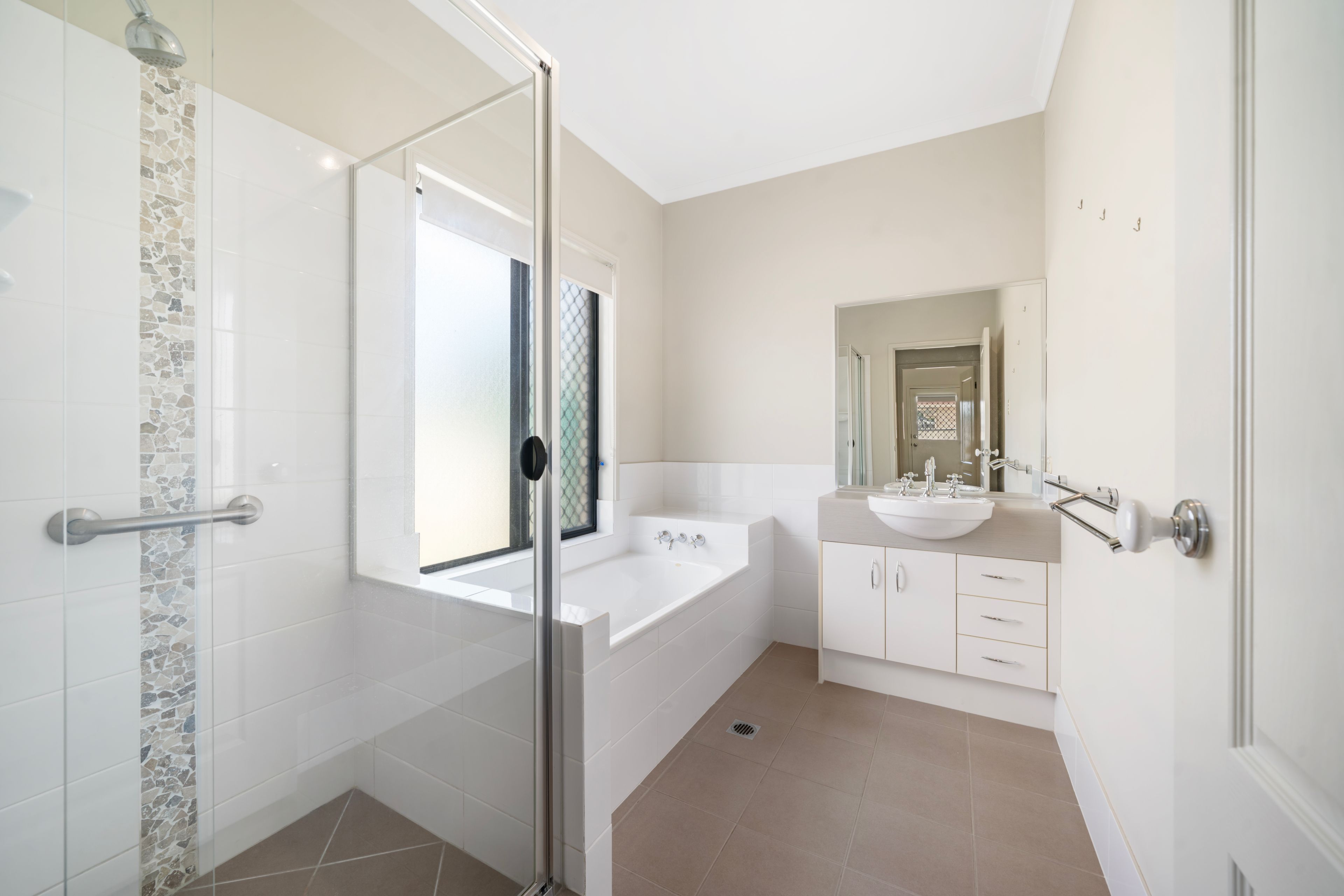 7 Woodhurst Court — photo 16 of 23