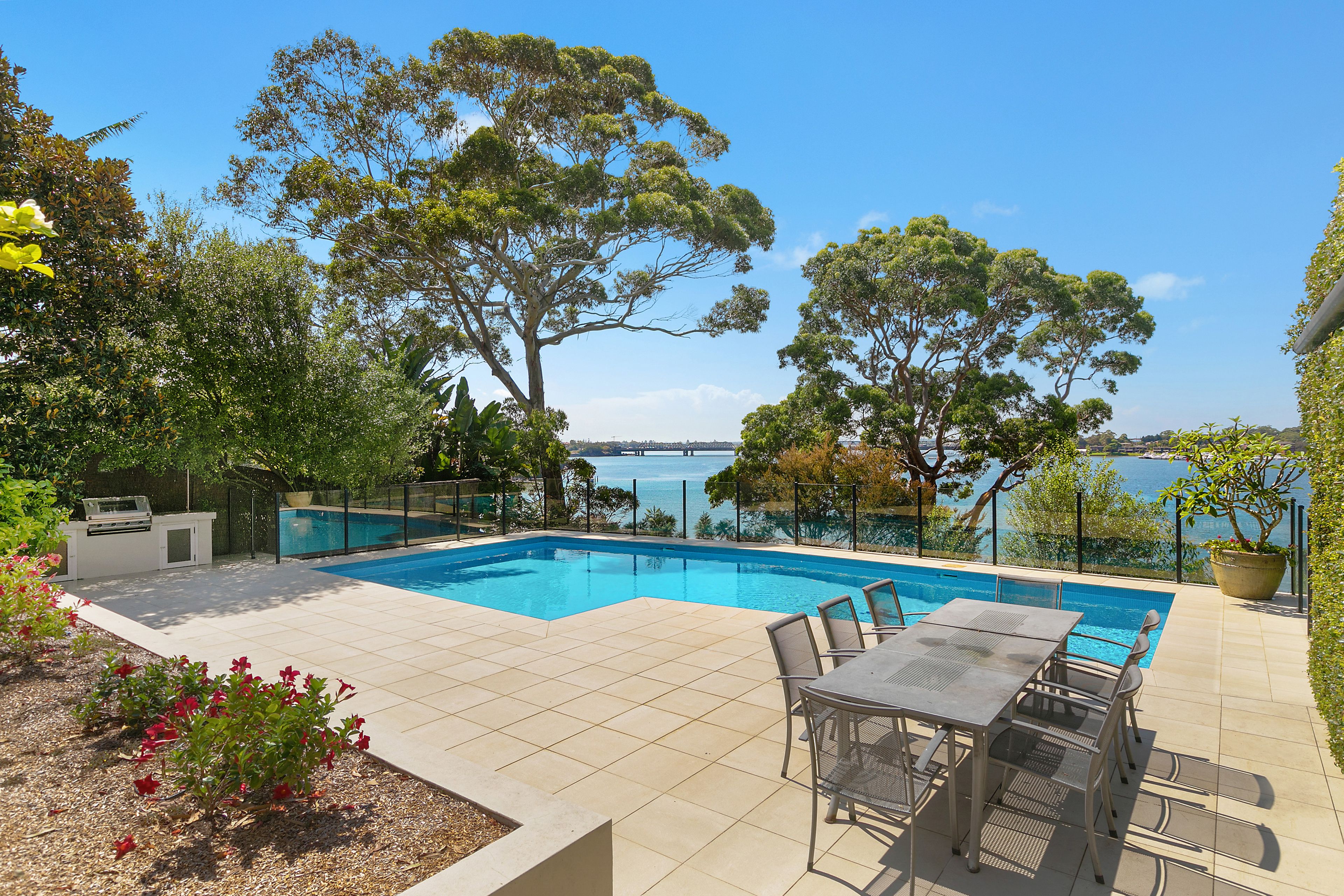 132 Stuart Street, Blakehurst, NSW 2221