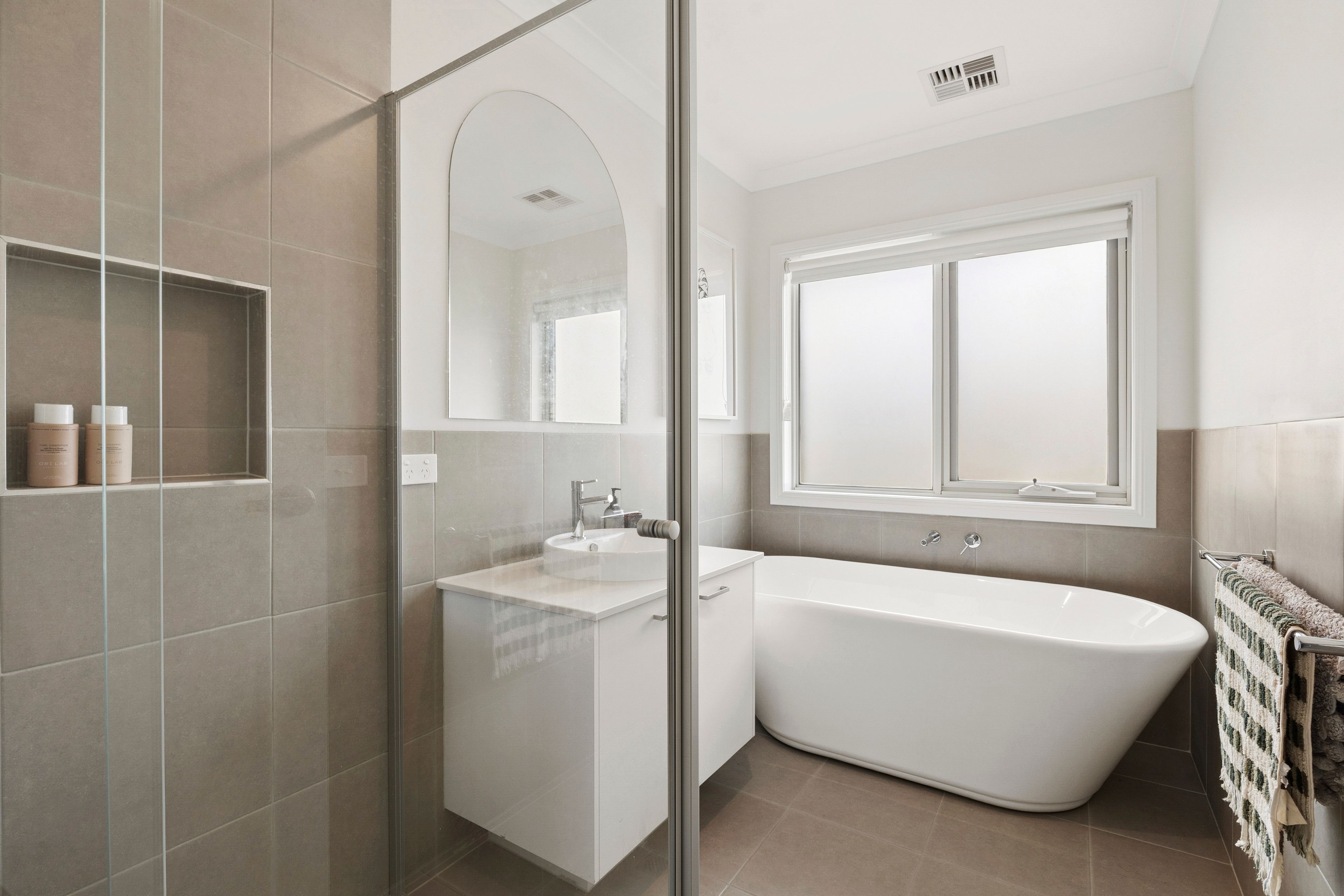 44 Mills Road — photo 10 of 19
