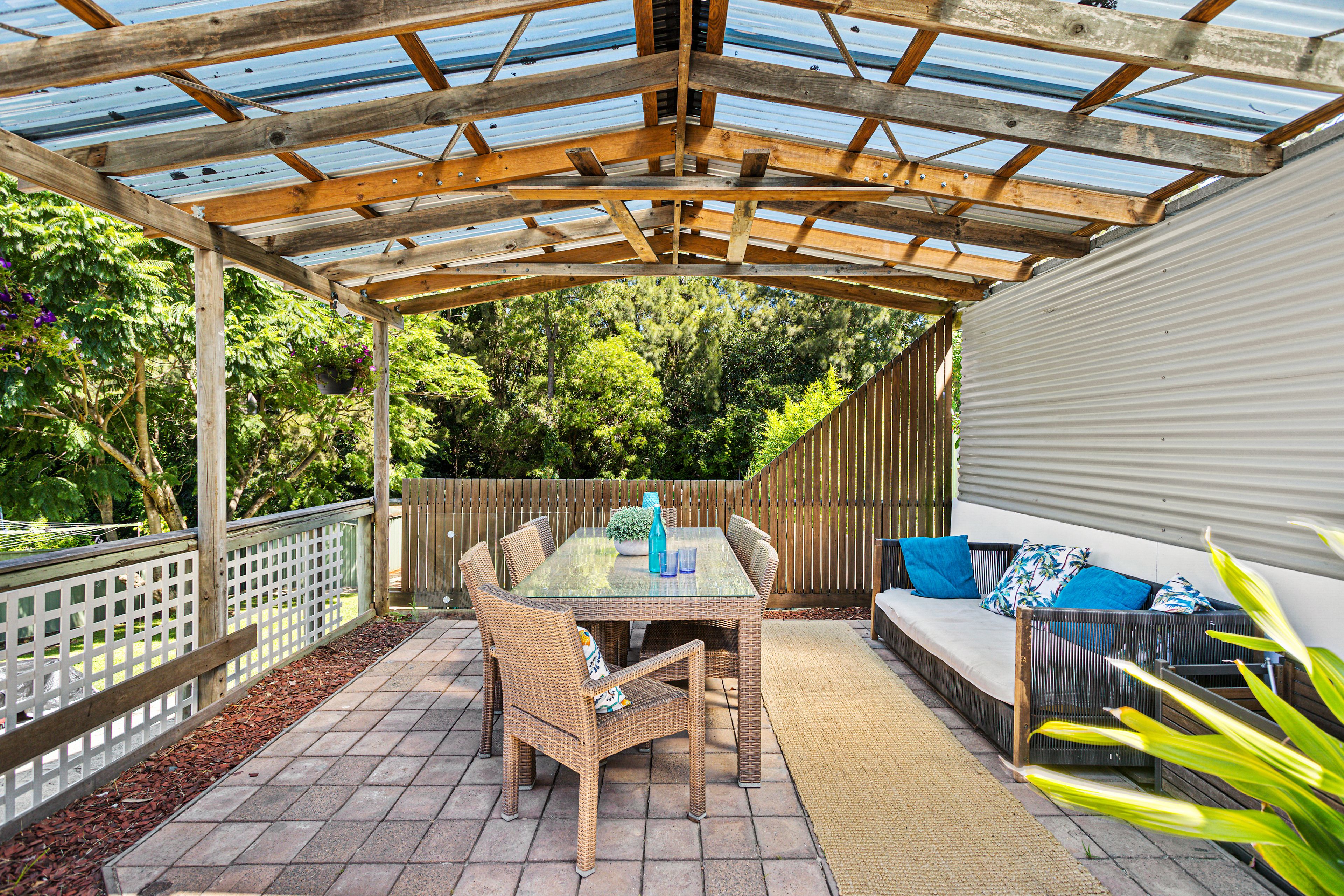 171 Gladstone Avenue — photo 8 of 9