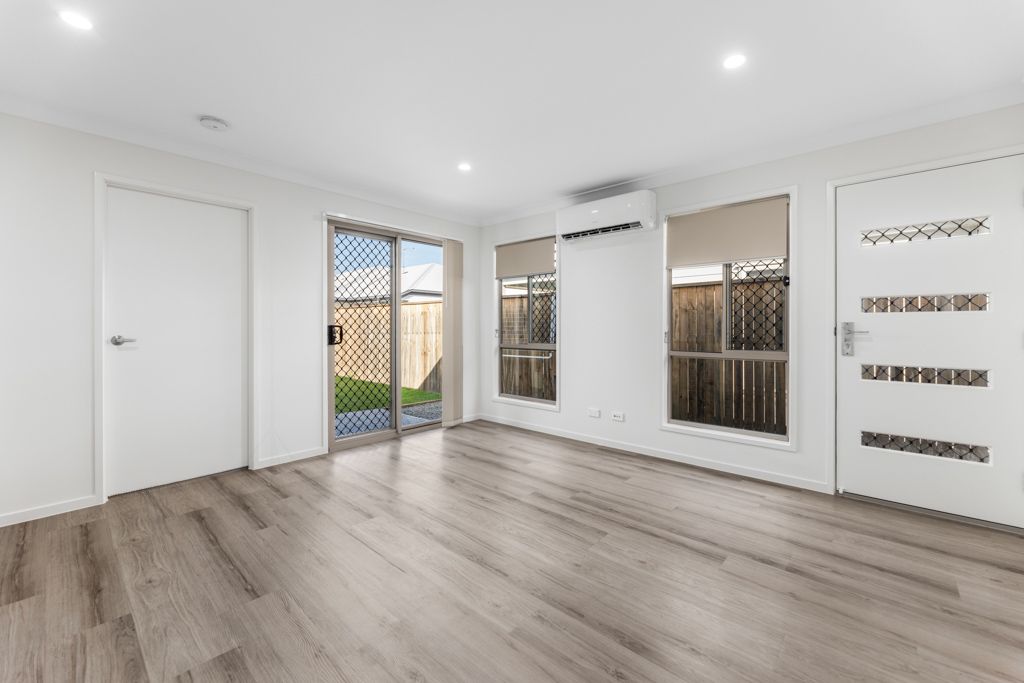 1 & 2/27 Vincent Crescent — photo 15 of 24