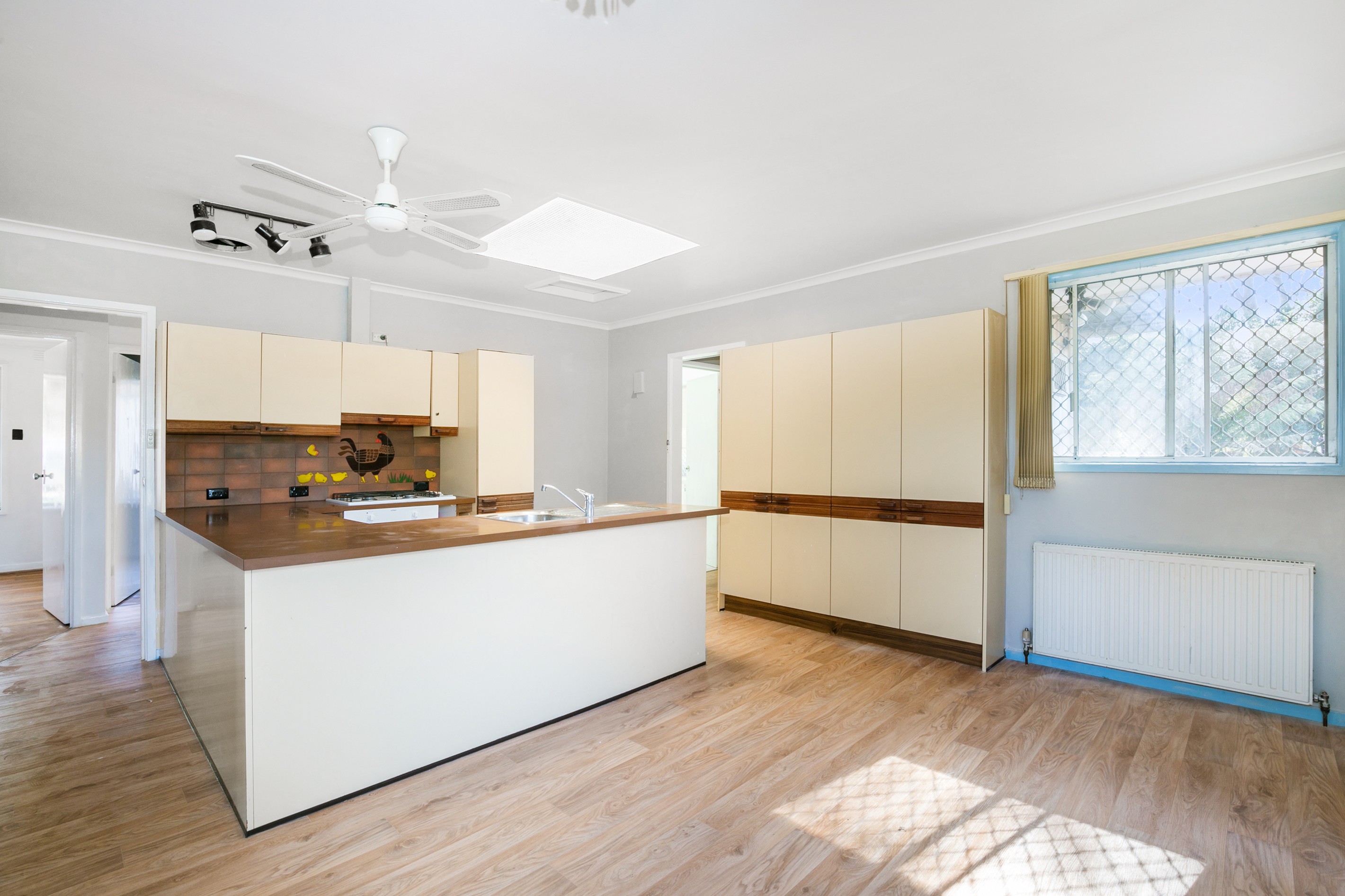 4 McGuigan Grove, Ferntree Gully, VIC 3156