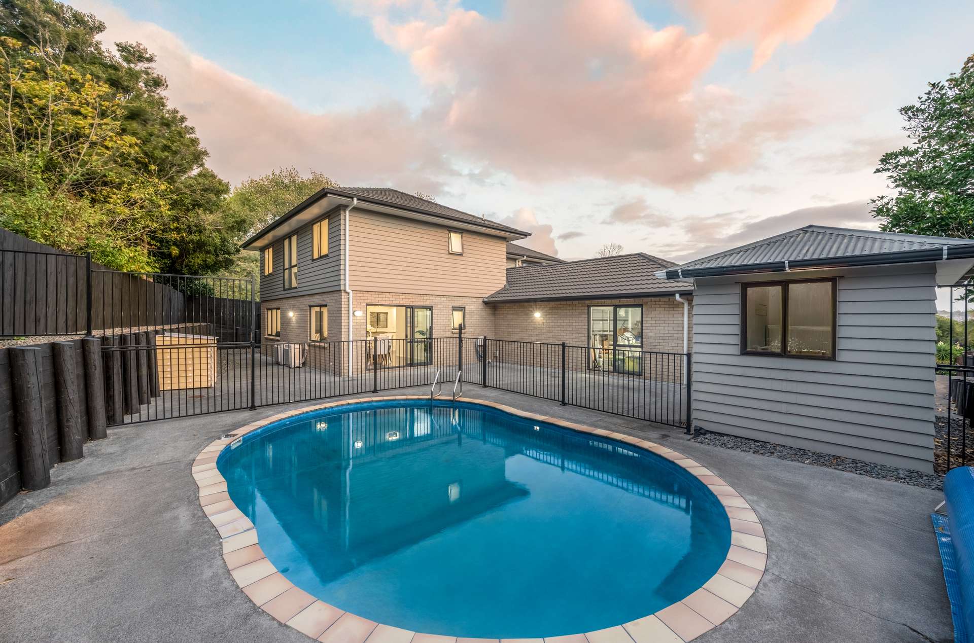 12A Dunoon Close photo 2