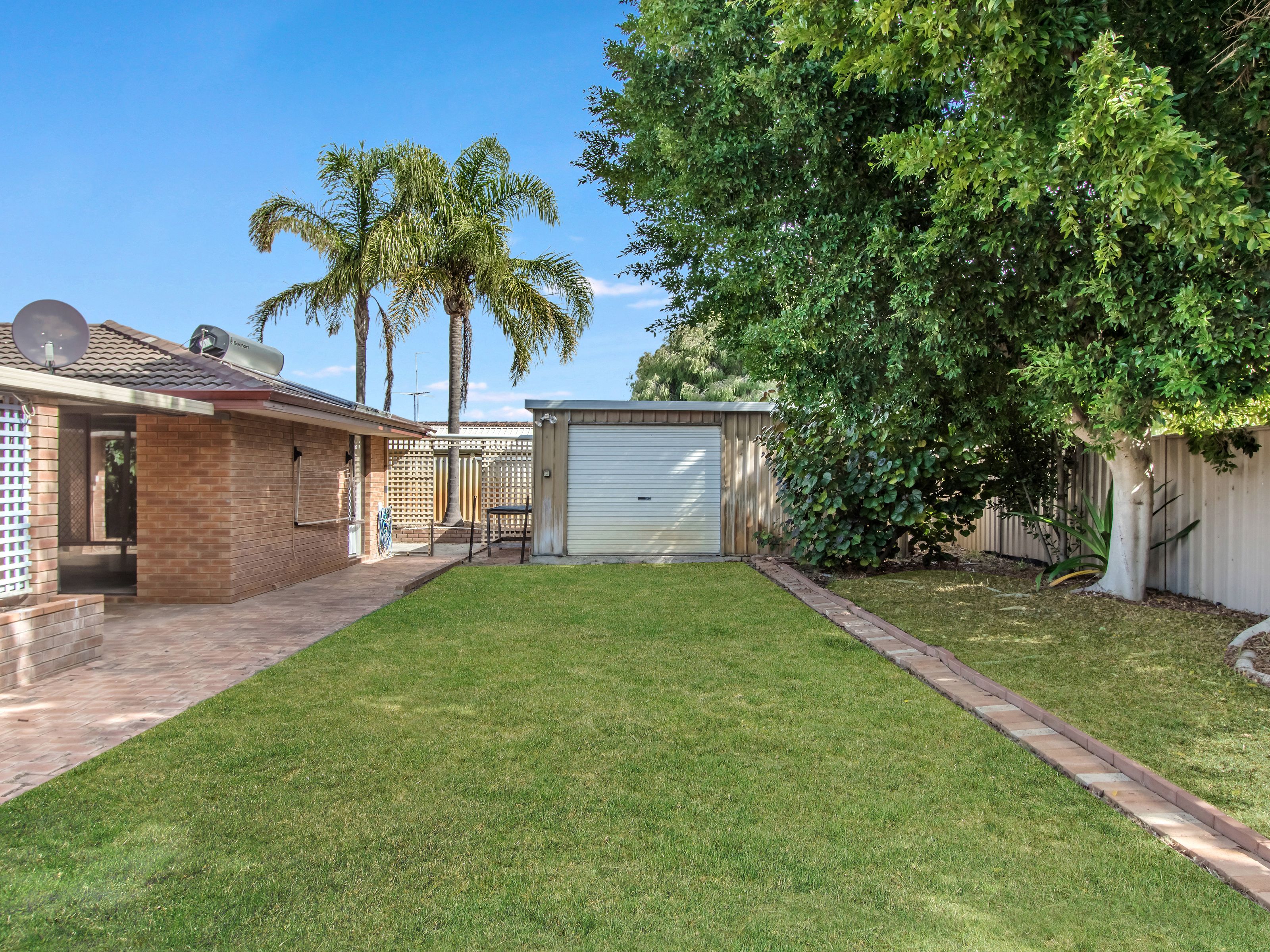 2 Warner Lane, Rockingham, WA 6168