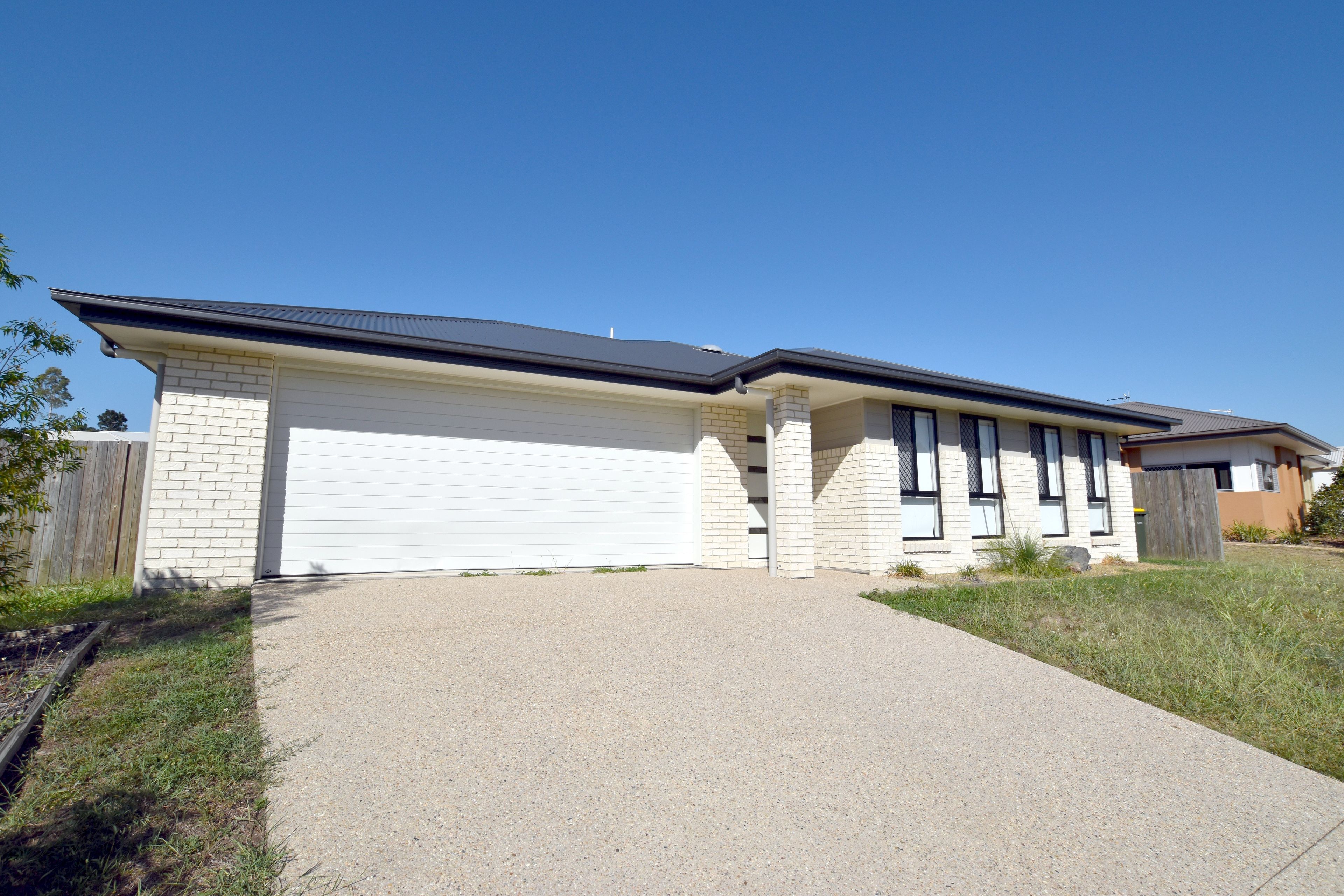 10 Boonderee Place, Kirkwood, QLD 4680