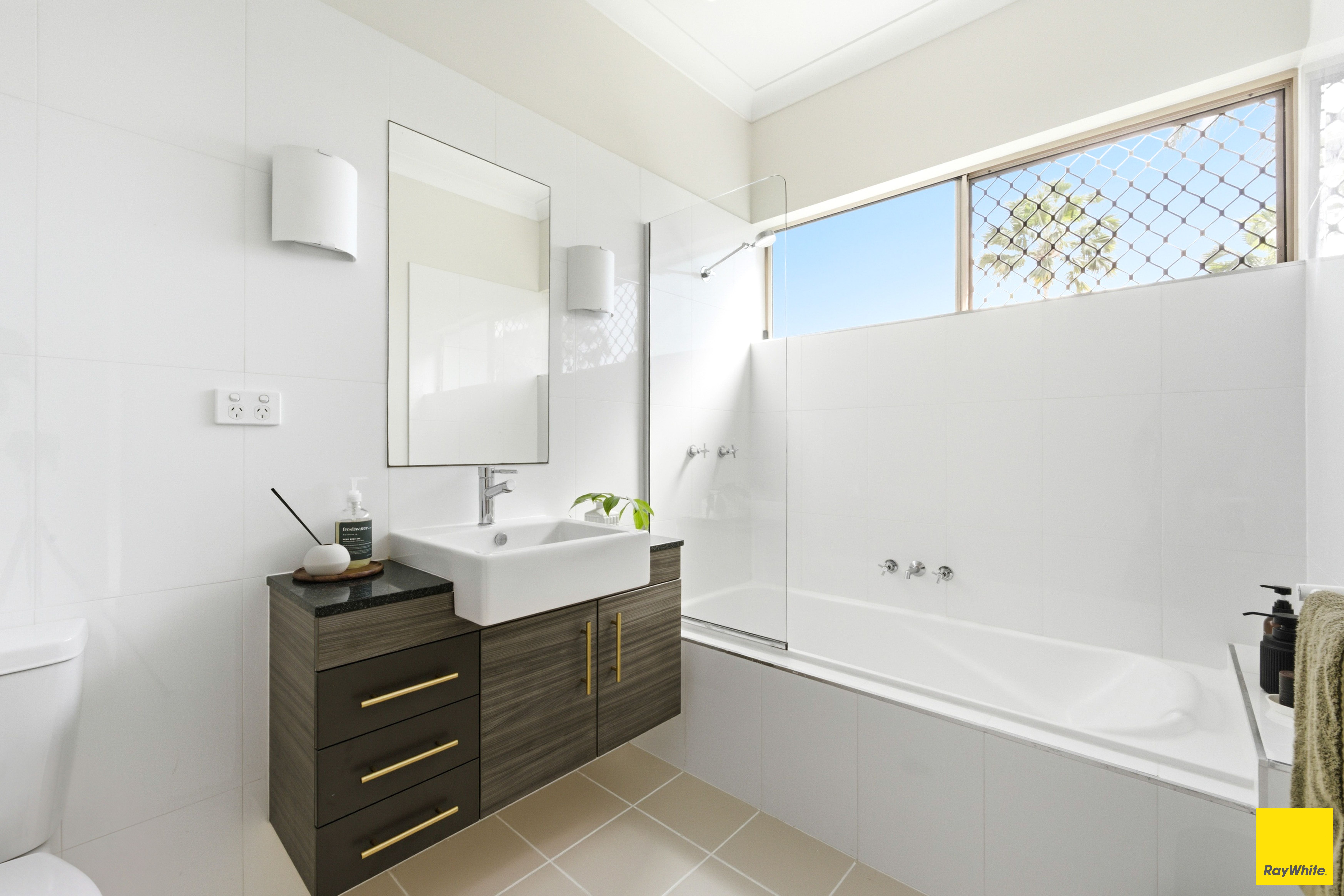 14/1-11 Paradise Palms Drive — photo 14 of 21