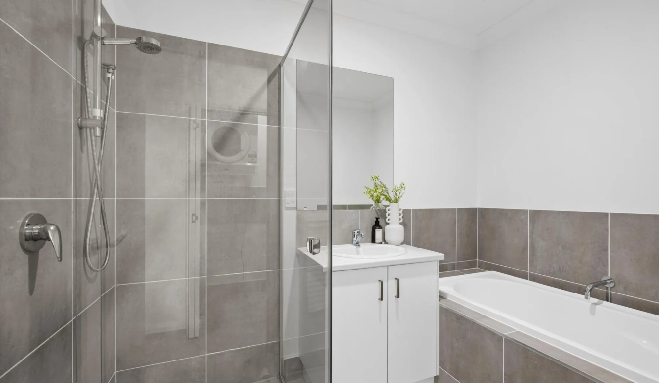 8 Torrens Parkway — photo 7 of 14