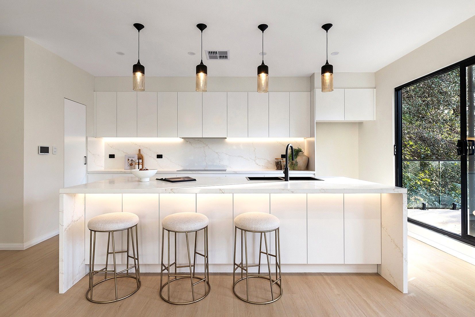 17 Lowanna Place — photo 3 of 10