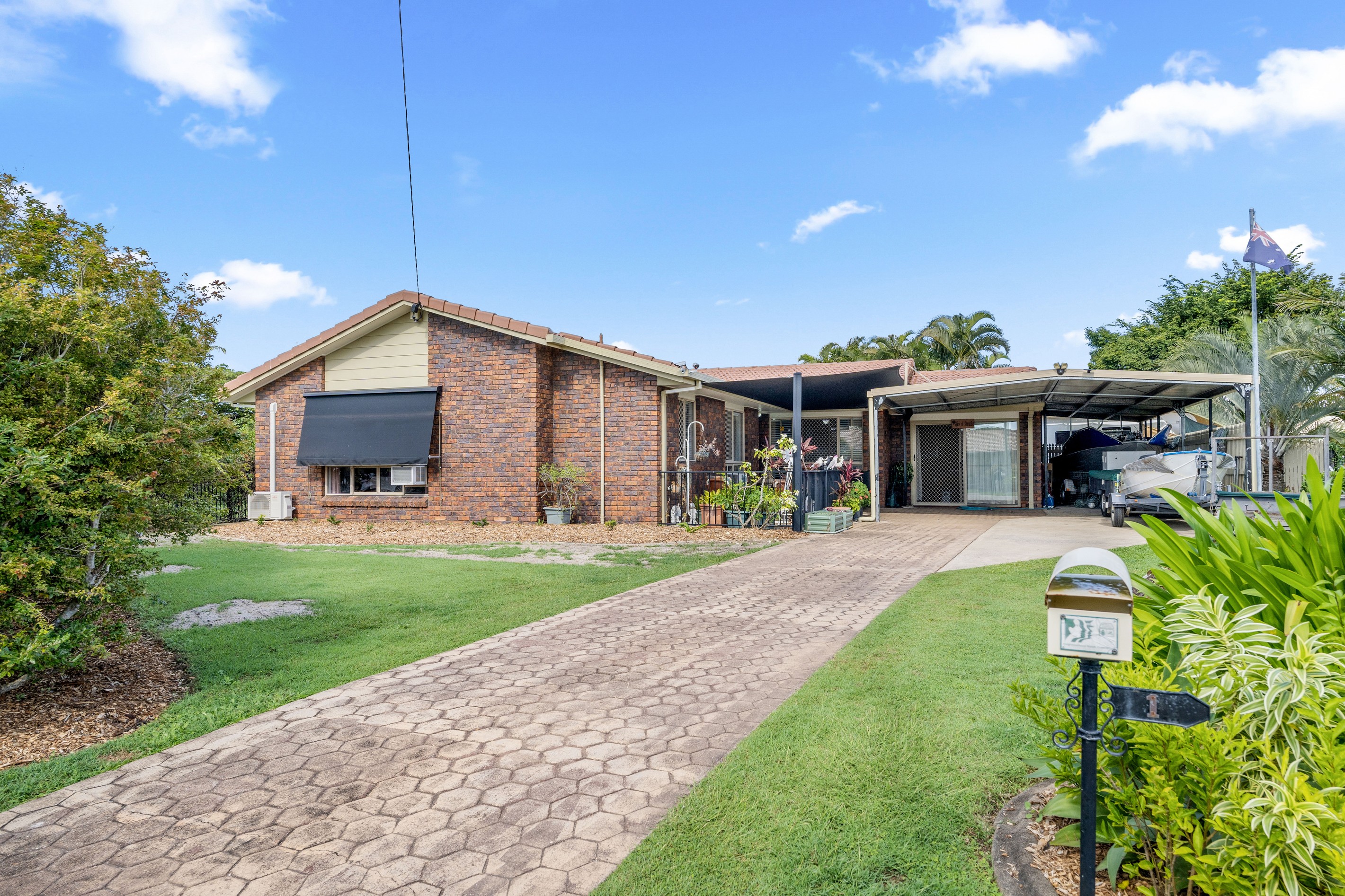 1 Eddie Court, Point Vernon, QLD 4655