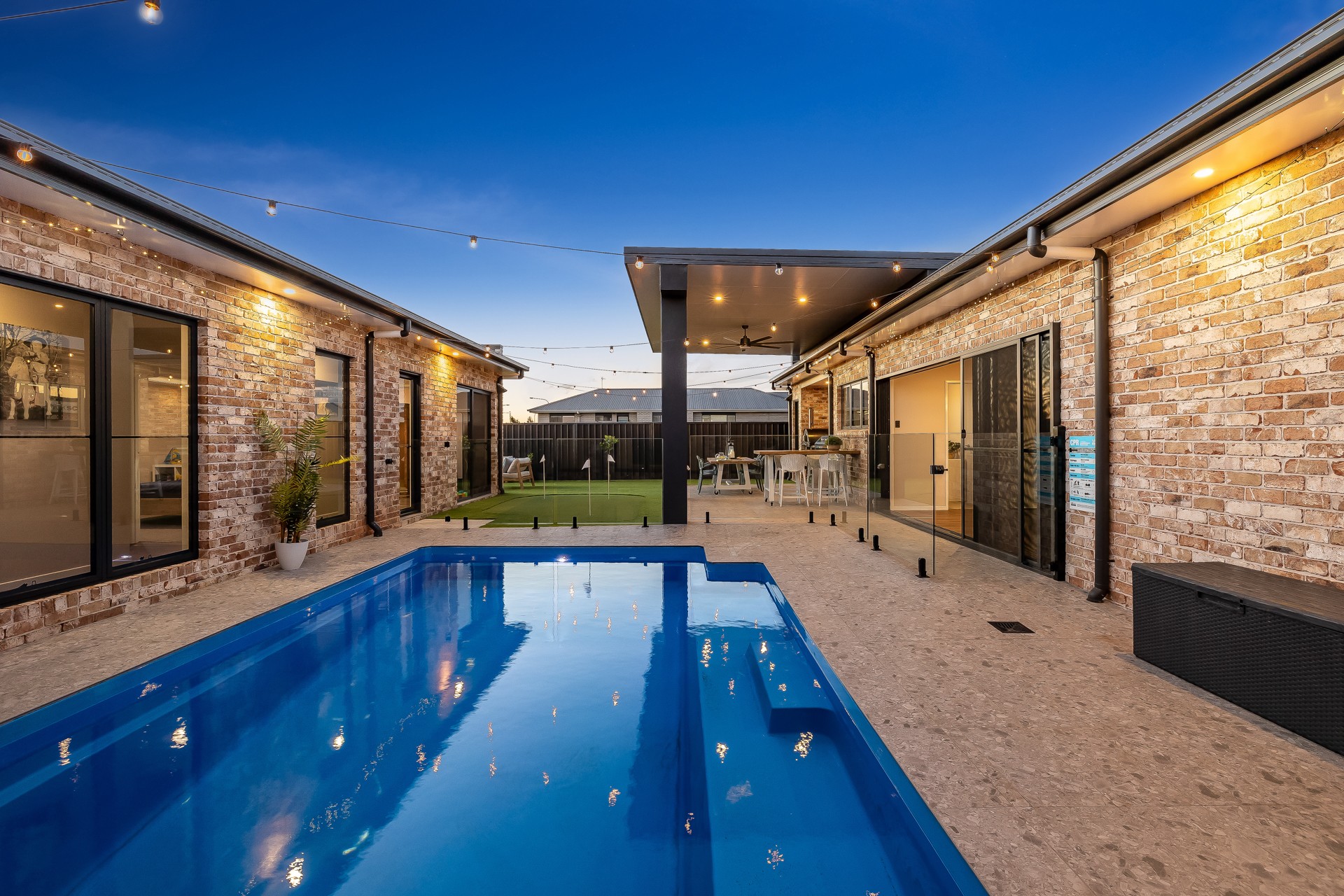 17 Pilgrim Street, Middle Ridge, QLD 4350