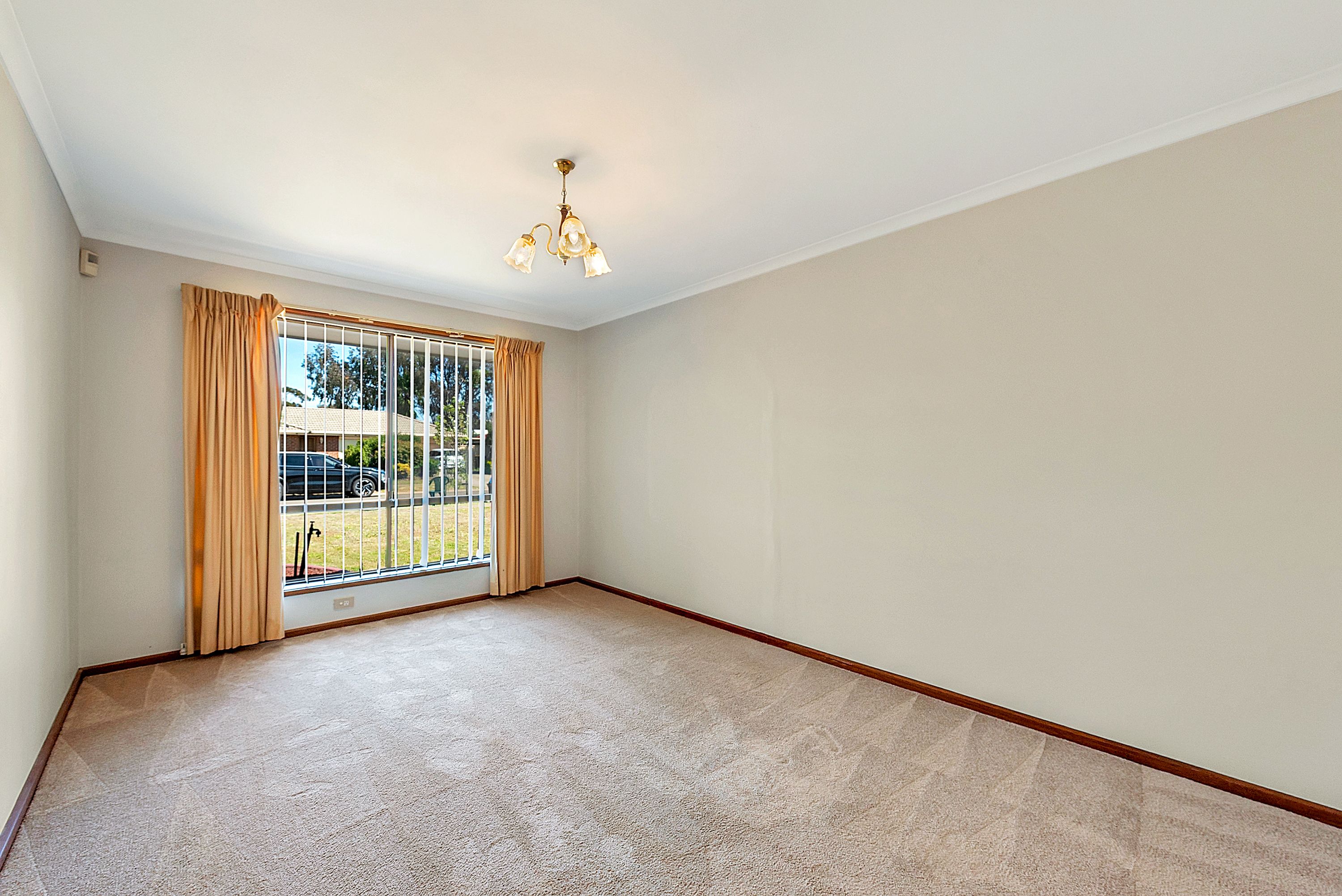 15 Bogota Crescent — photo 6 of 13