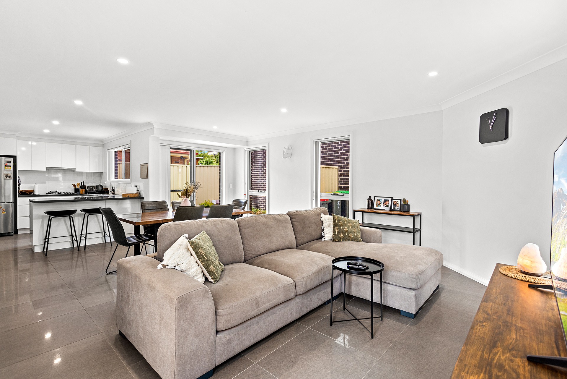 2/47 Parkes Street, Oak Flats, NSW 2529