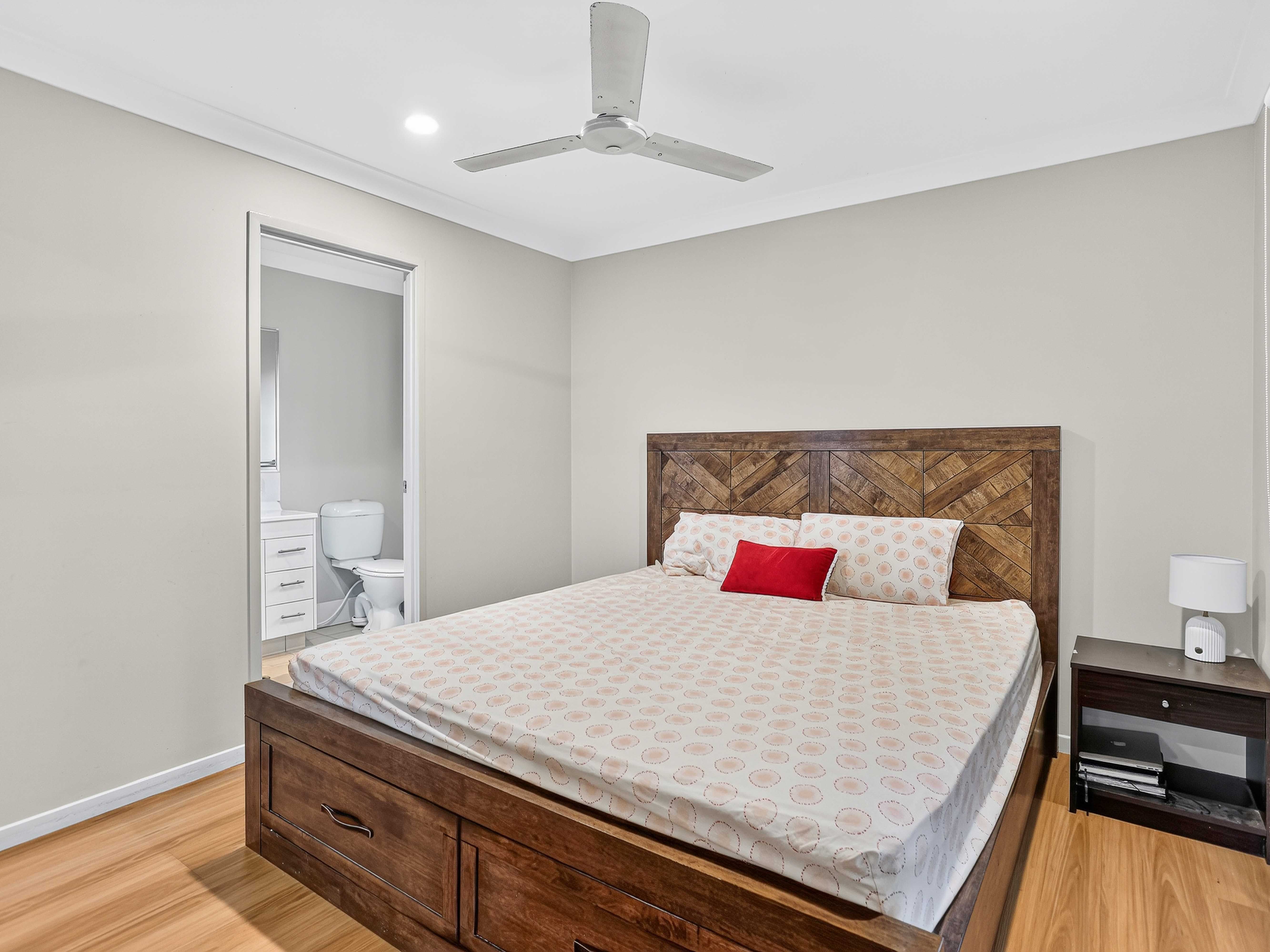 68 Wunburra Circle — photo 7 of 17