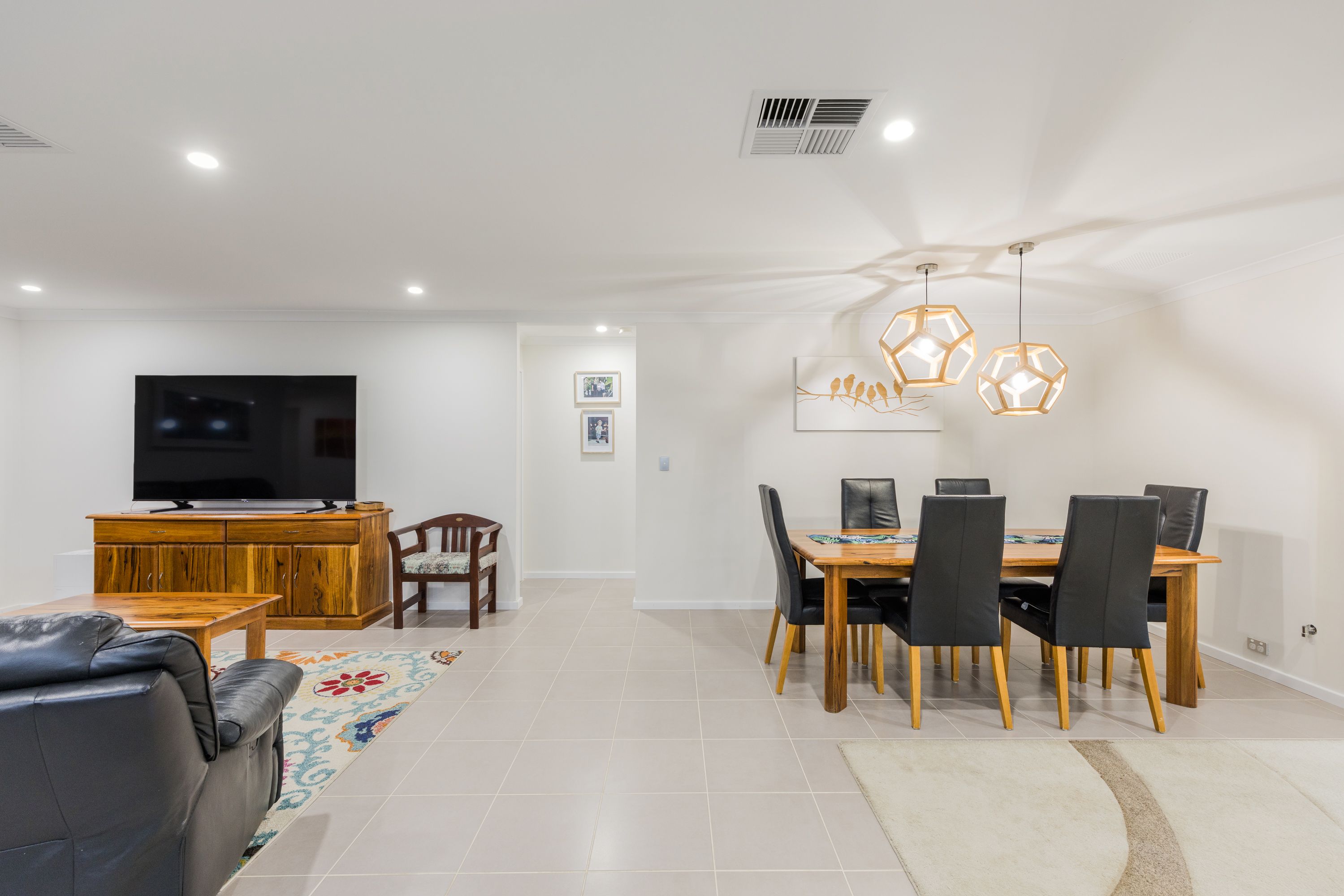 18 Hoffman Way — photo 9 of 26