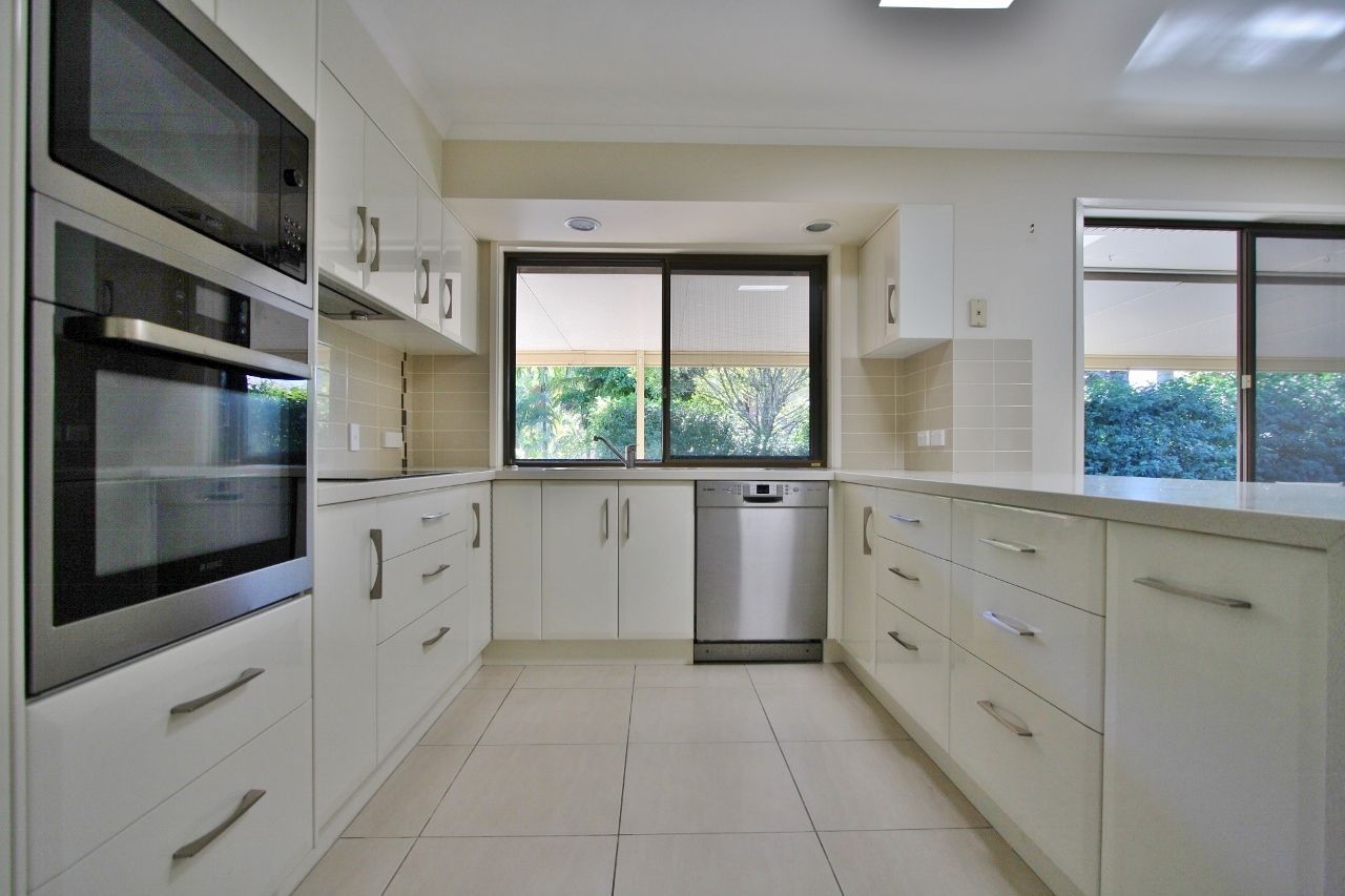 21 Sandringham Street, Mansfield, QLD 4122