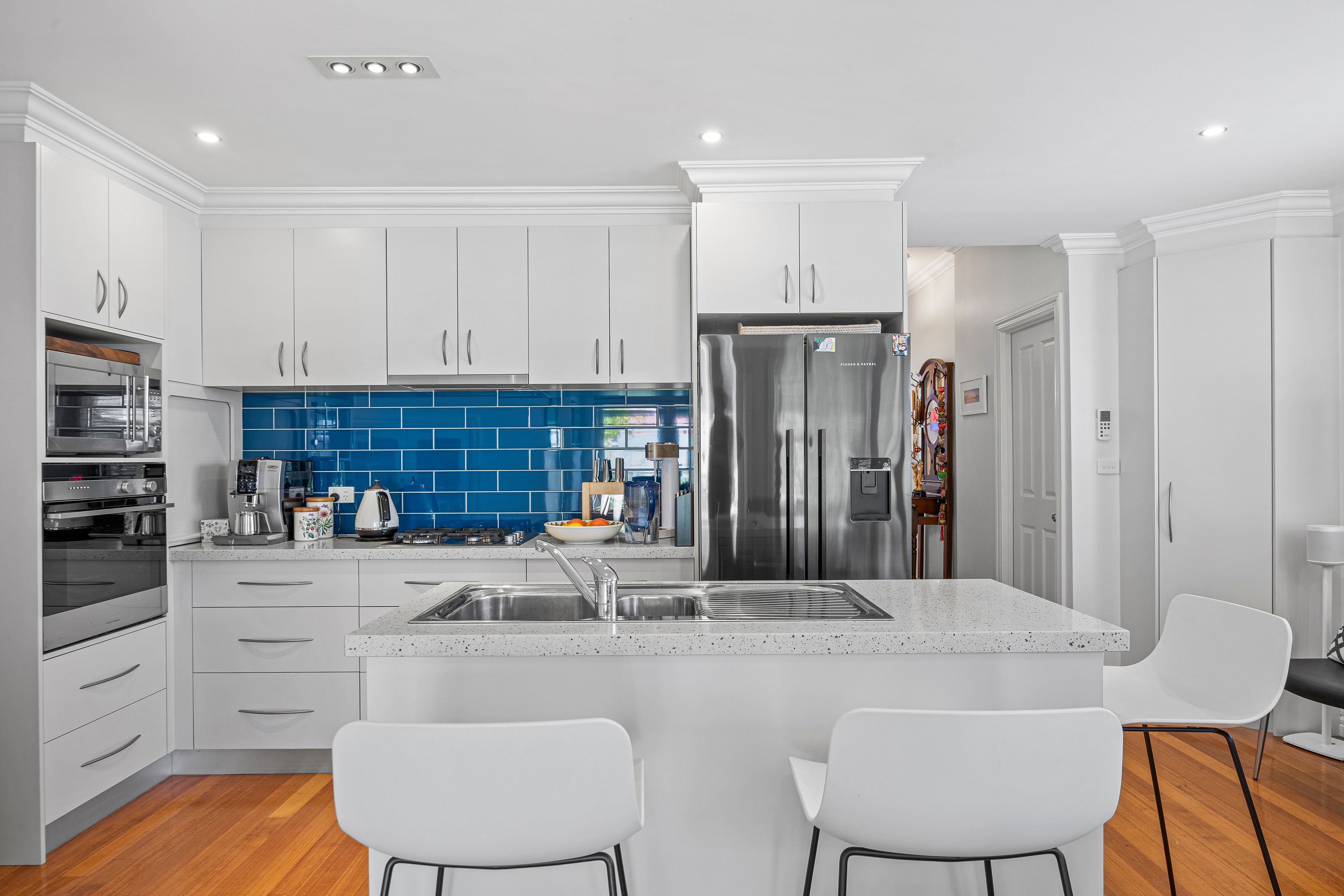 118 Victoria Street — photo 6 of 30