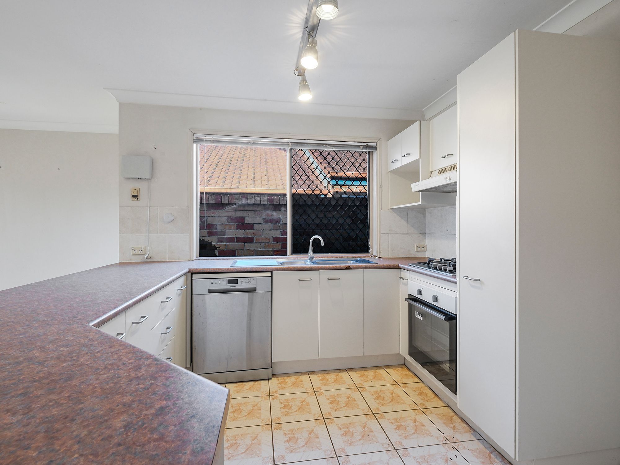 5 Heath Street, Forest Lake, QLD 4078
