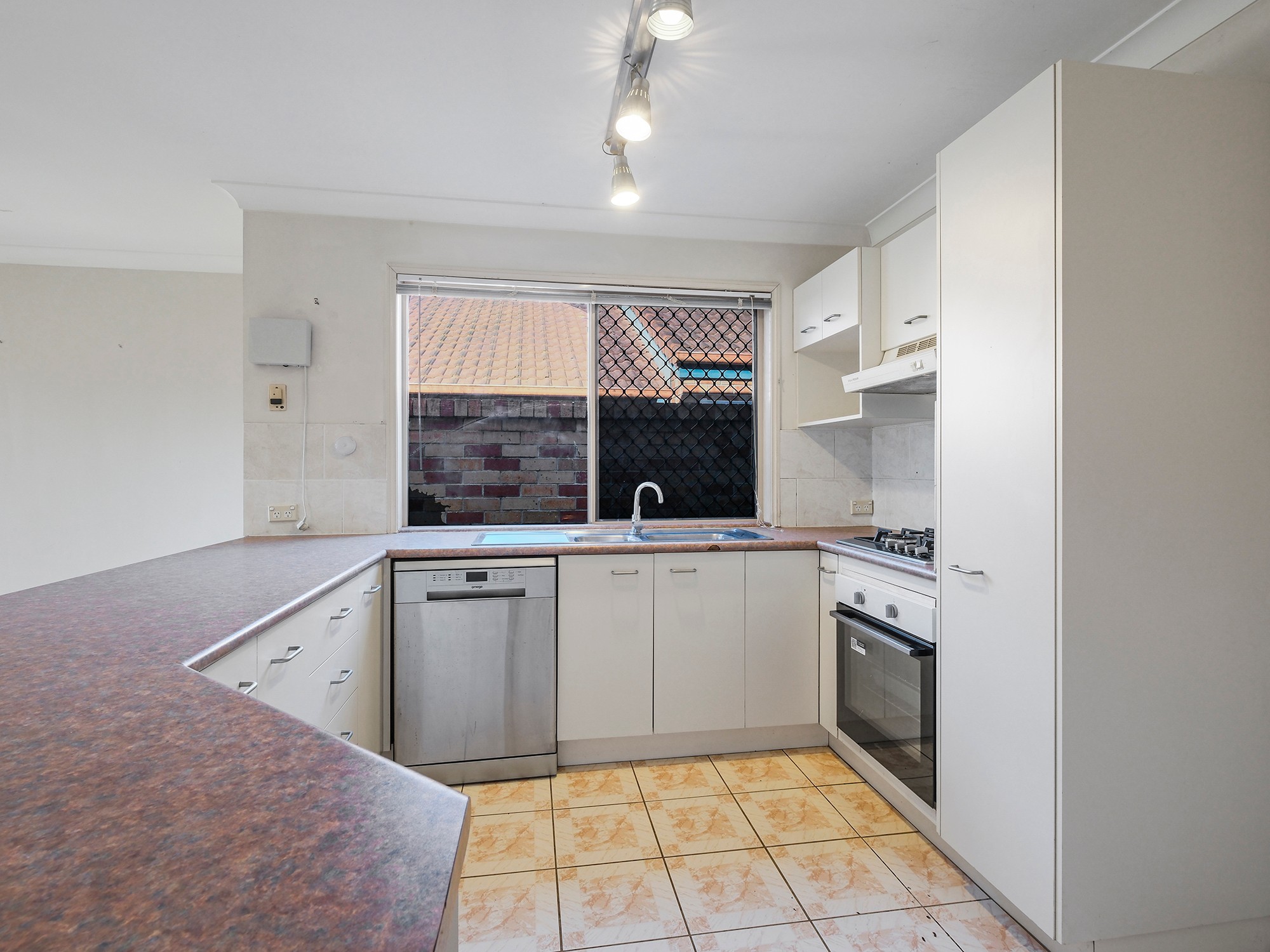 5 Heath Street, Forest Lake, QLD 4078