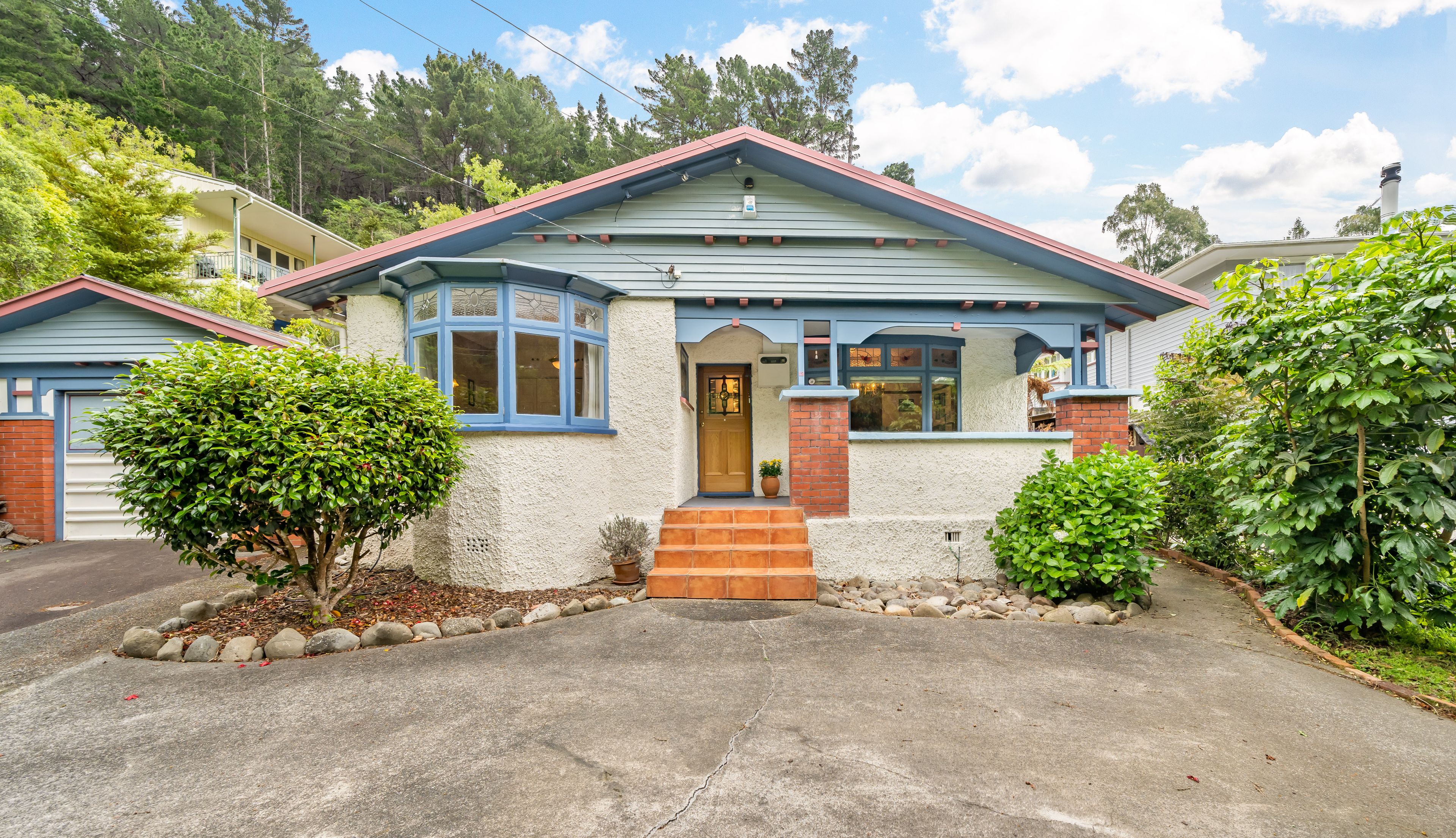 12 Elmslie Road, Pinehaven, Upper Hutt City