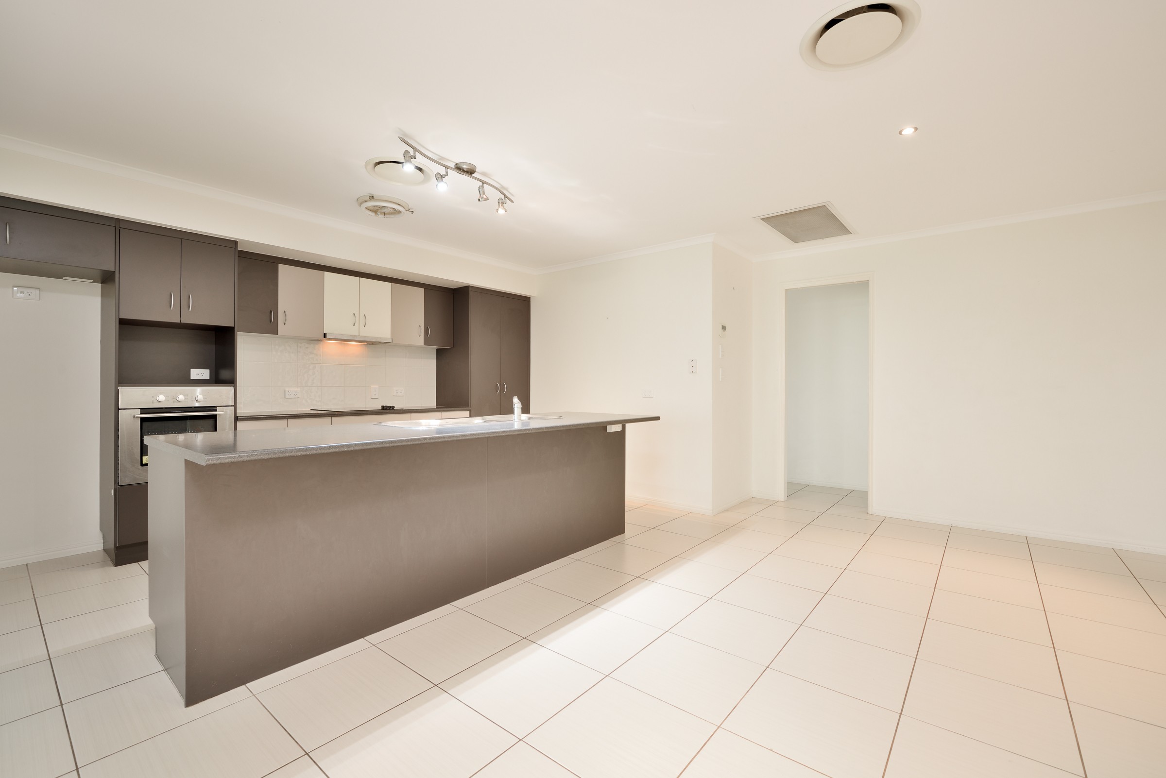 124 Dixon Drive, Telina, QLD 4680