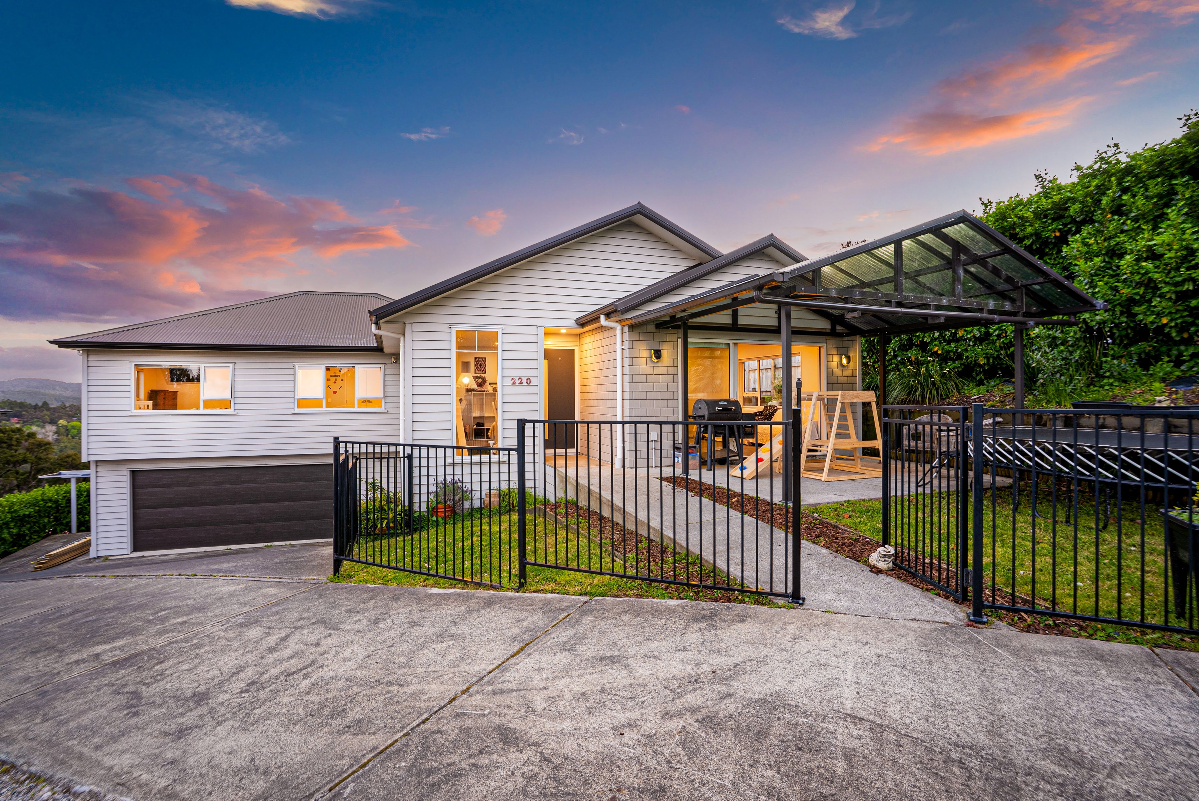 220 Forest Hill Road, Waiatarua, Waitakere City