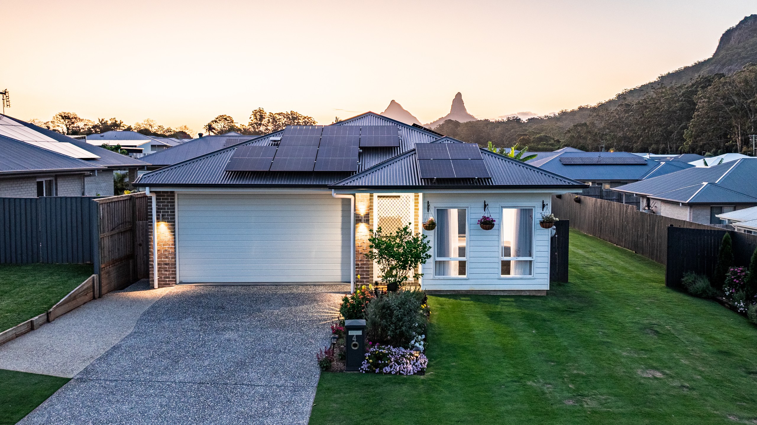 4 Dunnottar Court, Glass House Mountains, QLD 4518