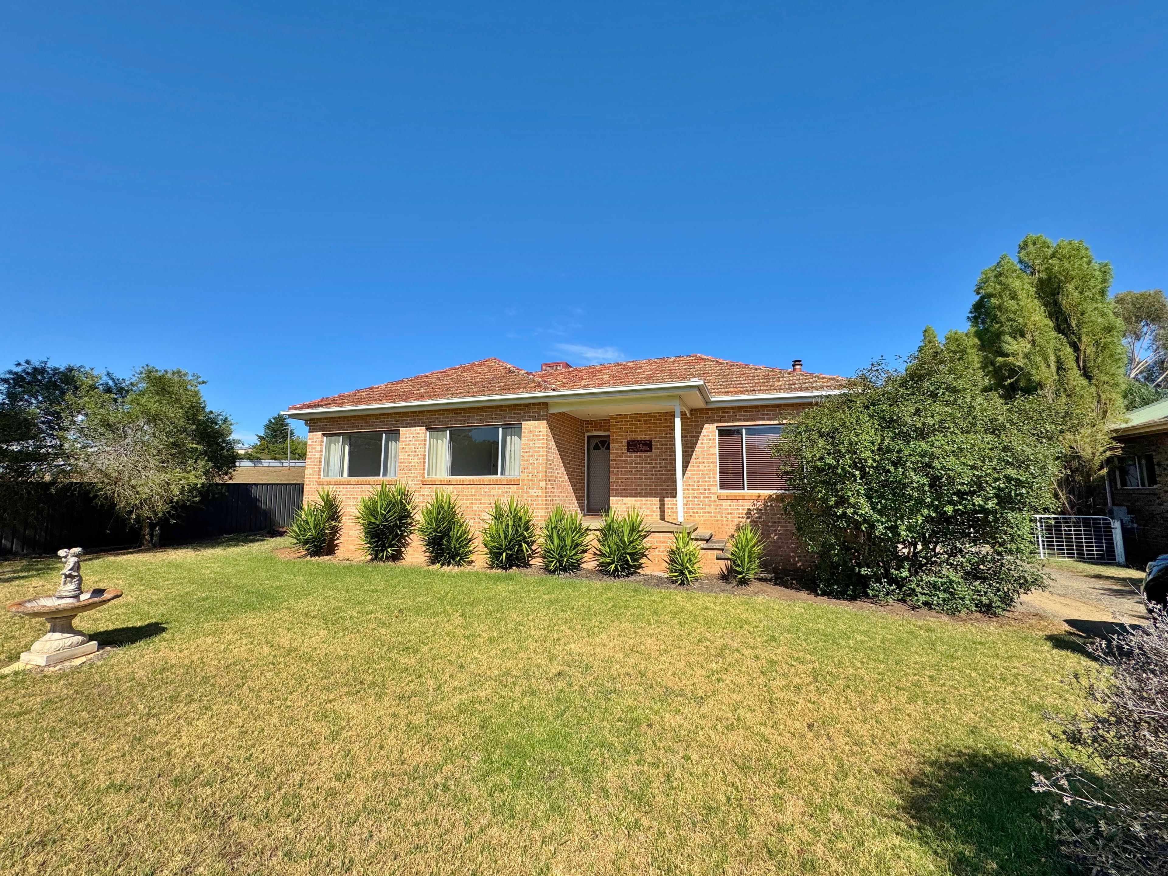 69 Binalong Street, Young, NSW 2594