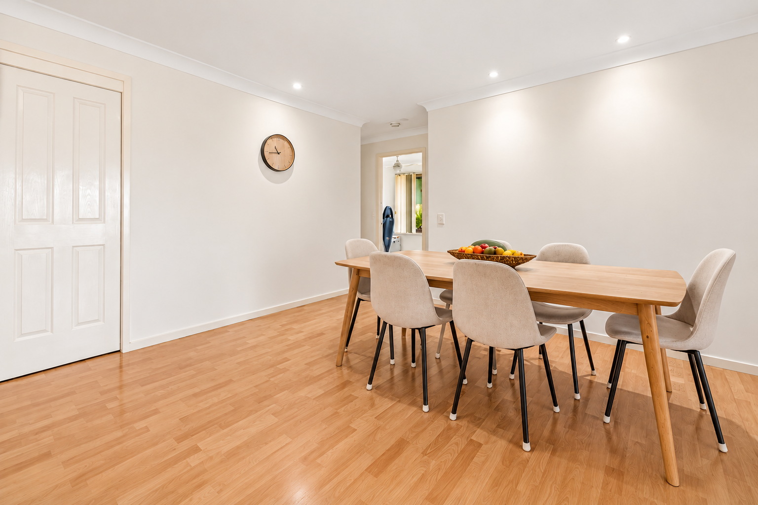 16 Voltaire Street — photo 5 of 15