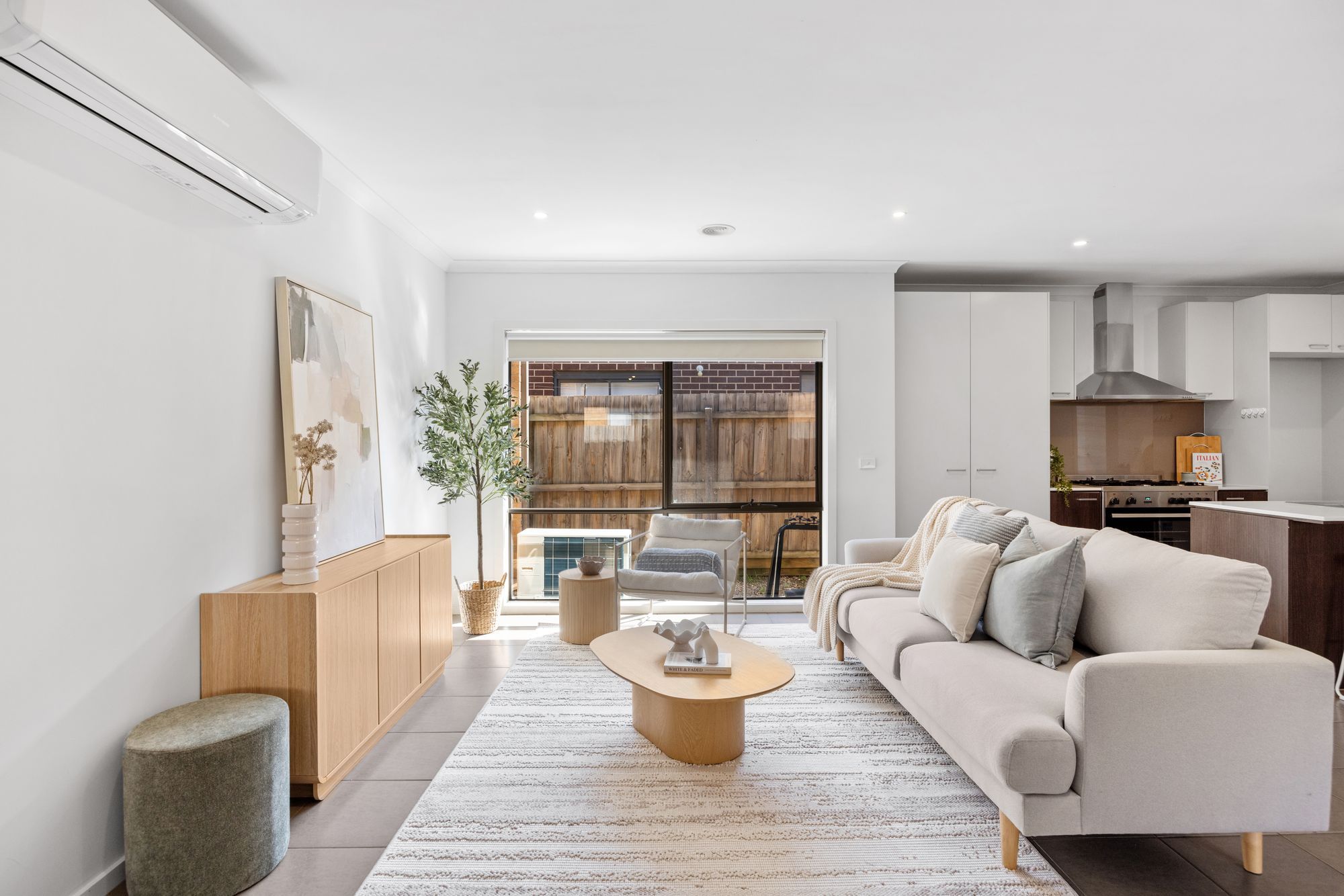 212 Alisma Boulevard — photo 5 of 18