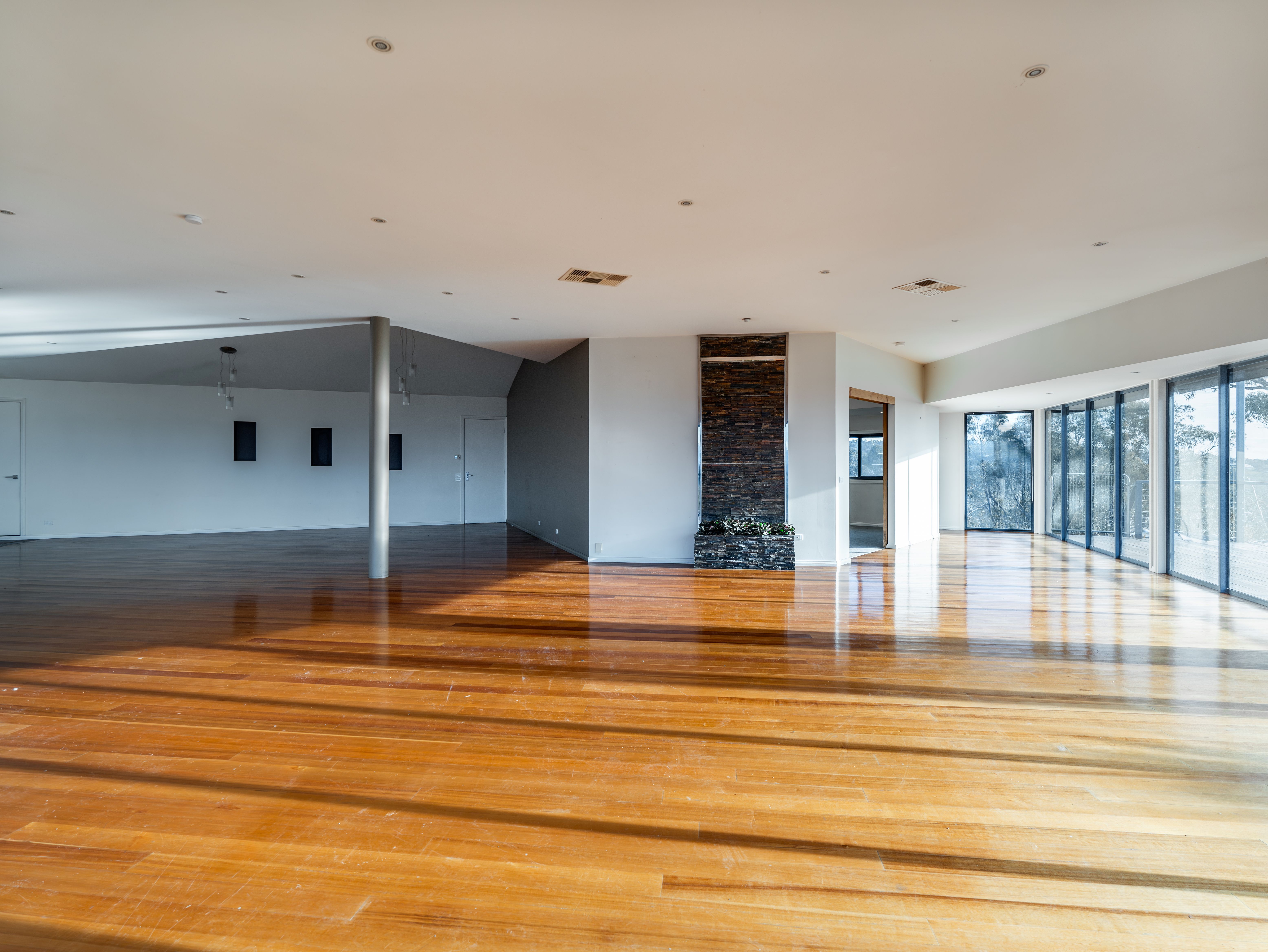 70 Leonard Road — photo 4 of 30