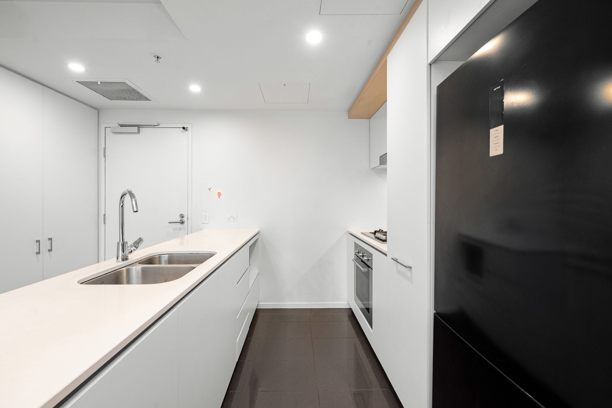 10403/25 Bouquet Street — photo 3 of 13
