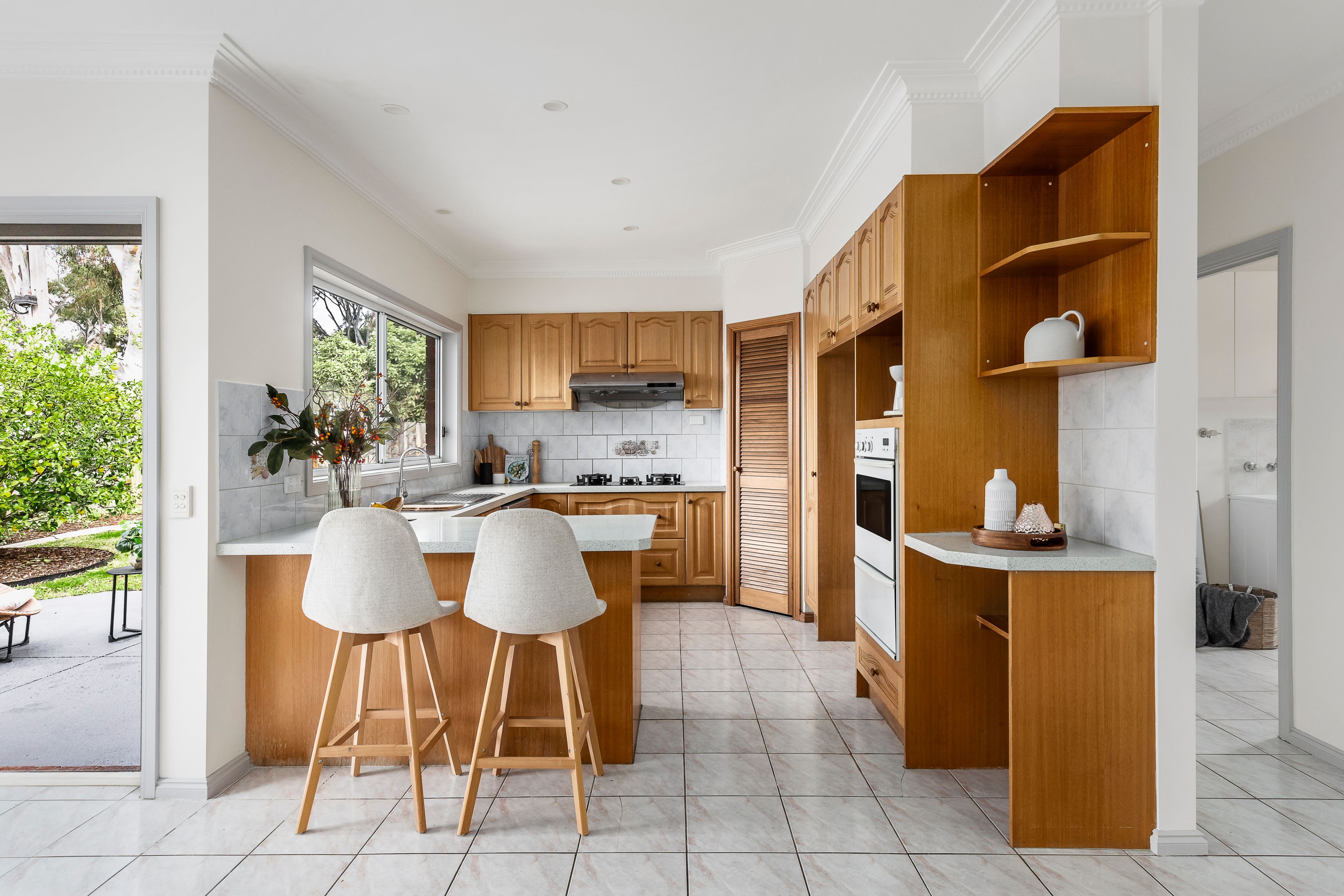27 Samarinda Avenue — photo 4 of 14