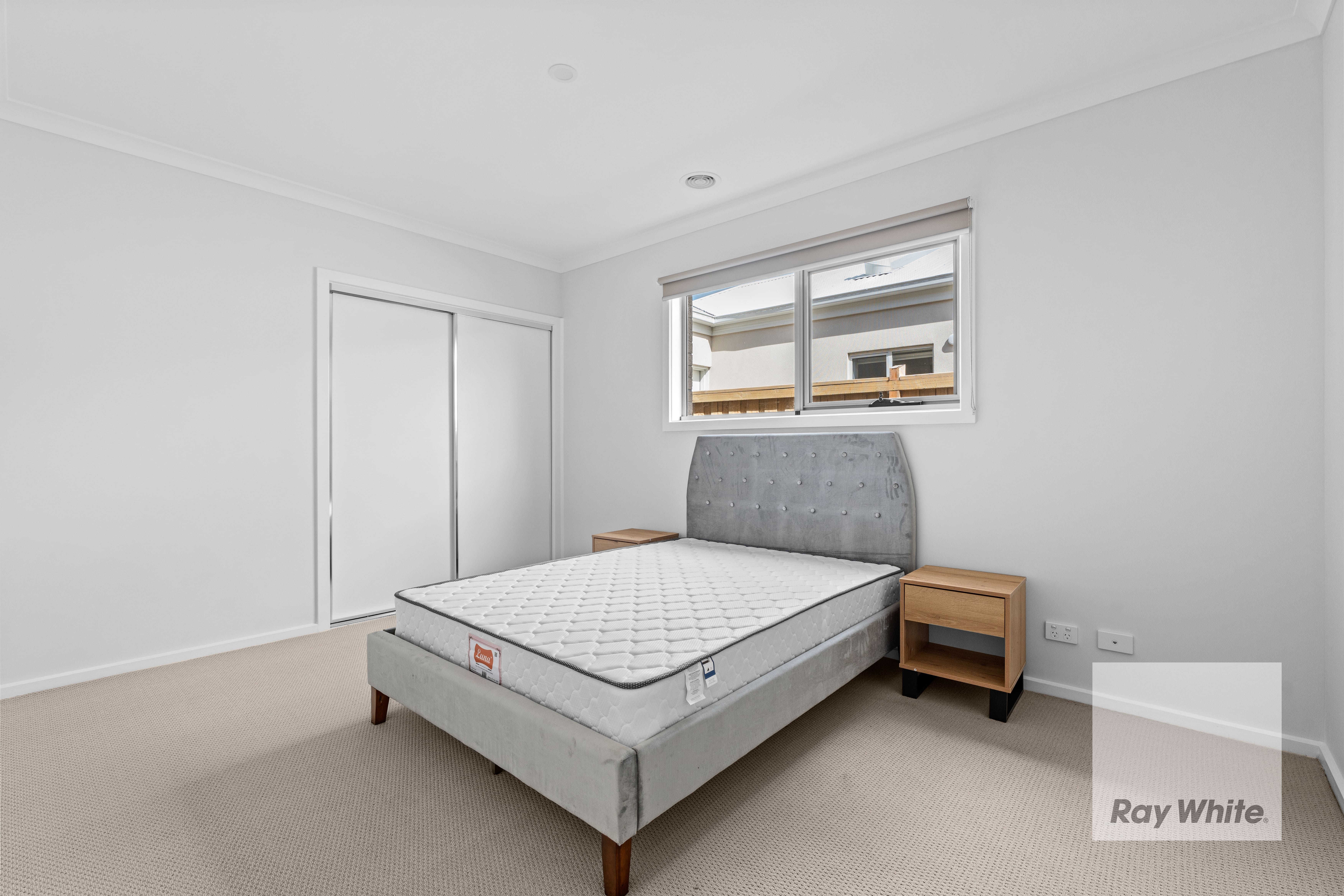 81 Whiteside Street — photo 10 of 12