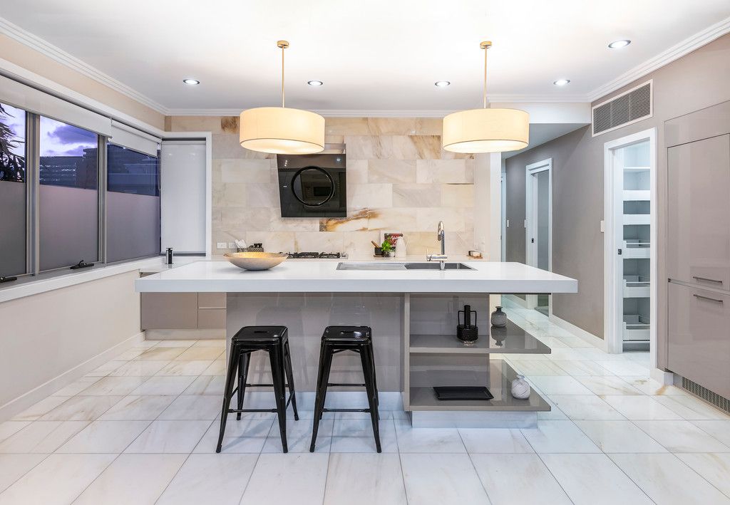 19 Midvale Lane, Teneriffe, QLD 4005