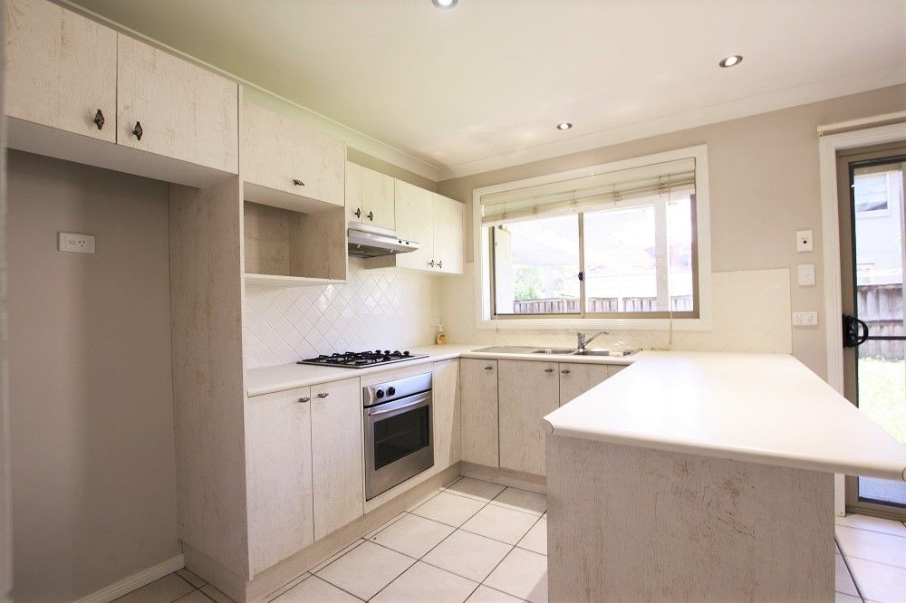 6 Horseman Place, Currans Hill, NSW 2567