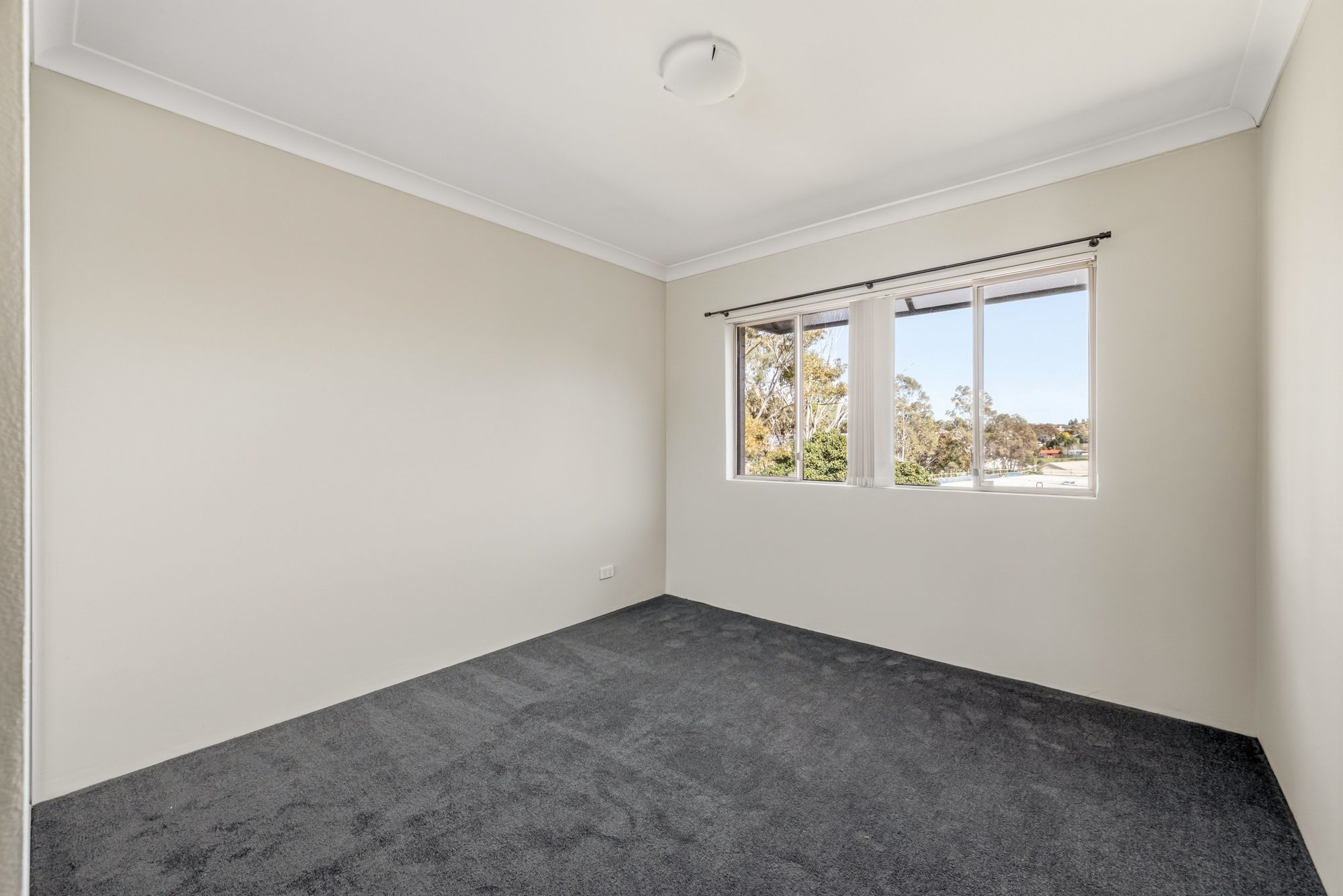 29/41 woodhouse Drive — photo 9 of 14