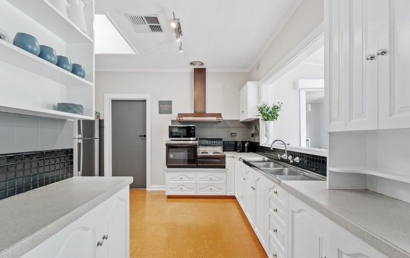 18 Derwent Street, Ringwood North, VIC 3134