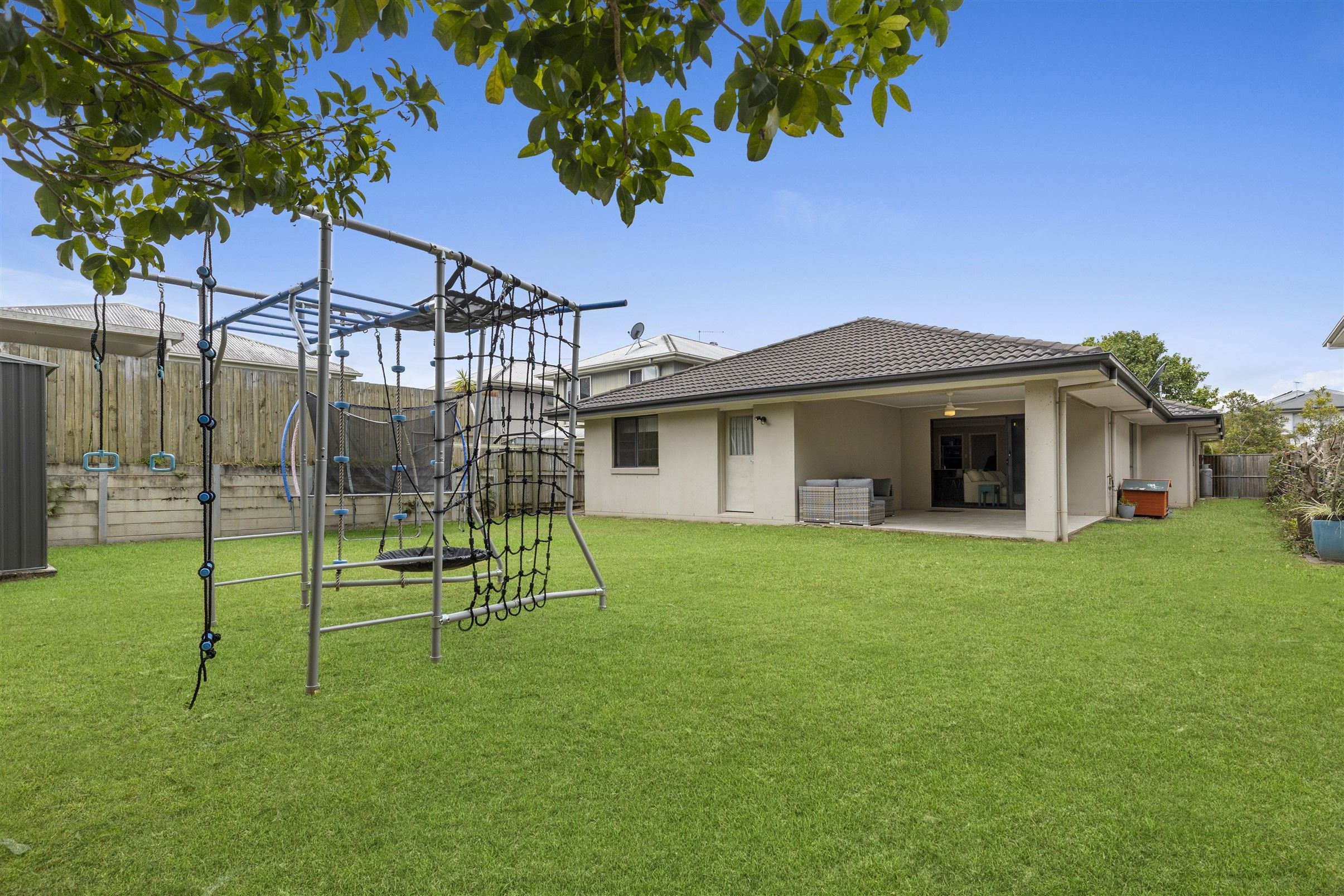 8 Pine Place — photo 14 of 14