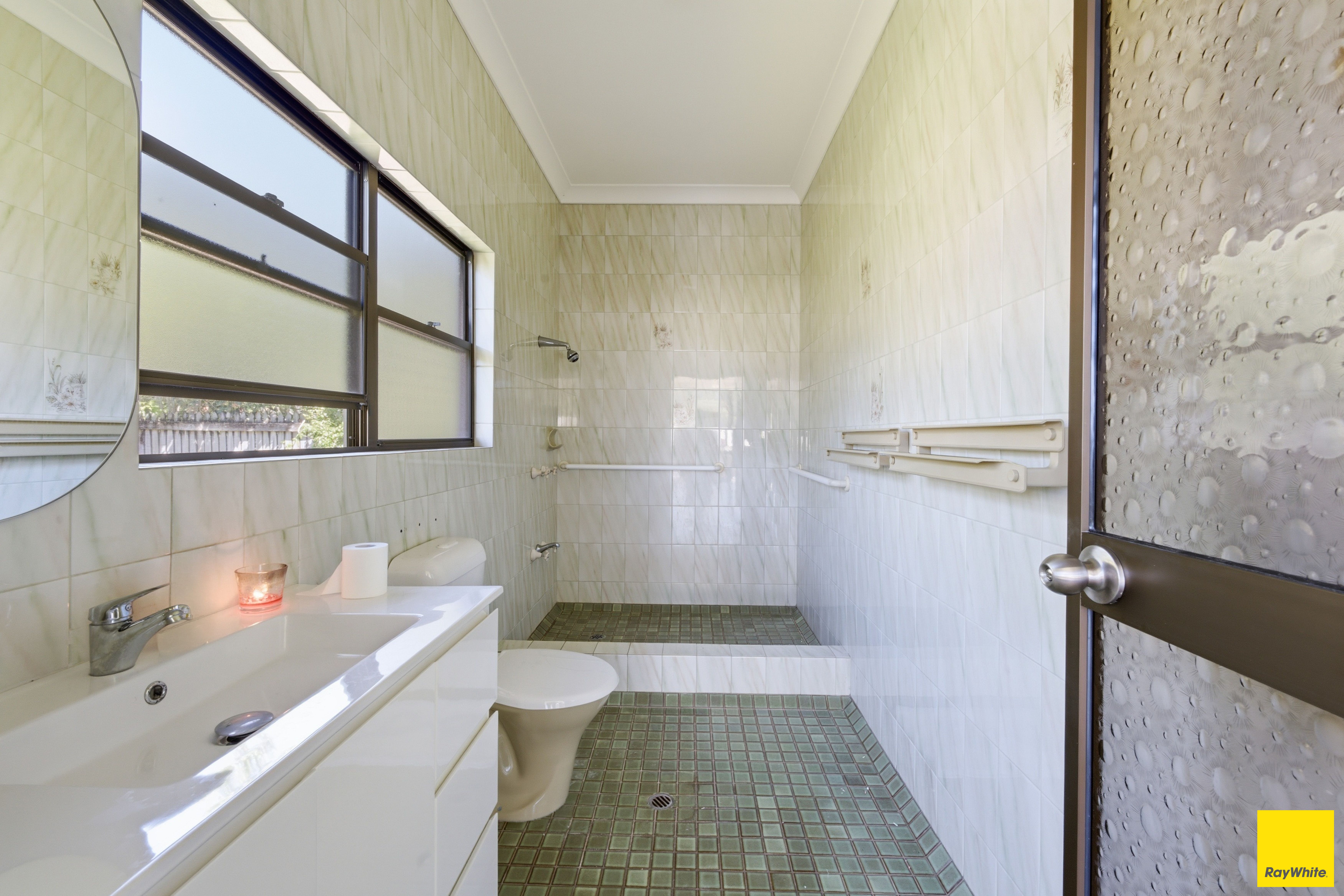 6 Grampian Close — photo 9 of 17