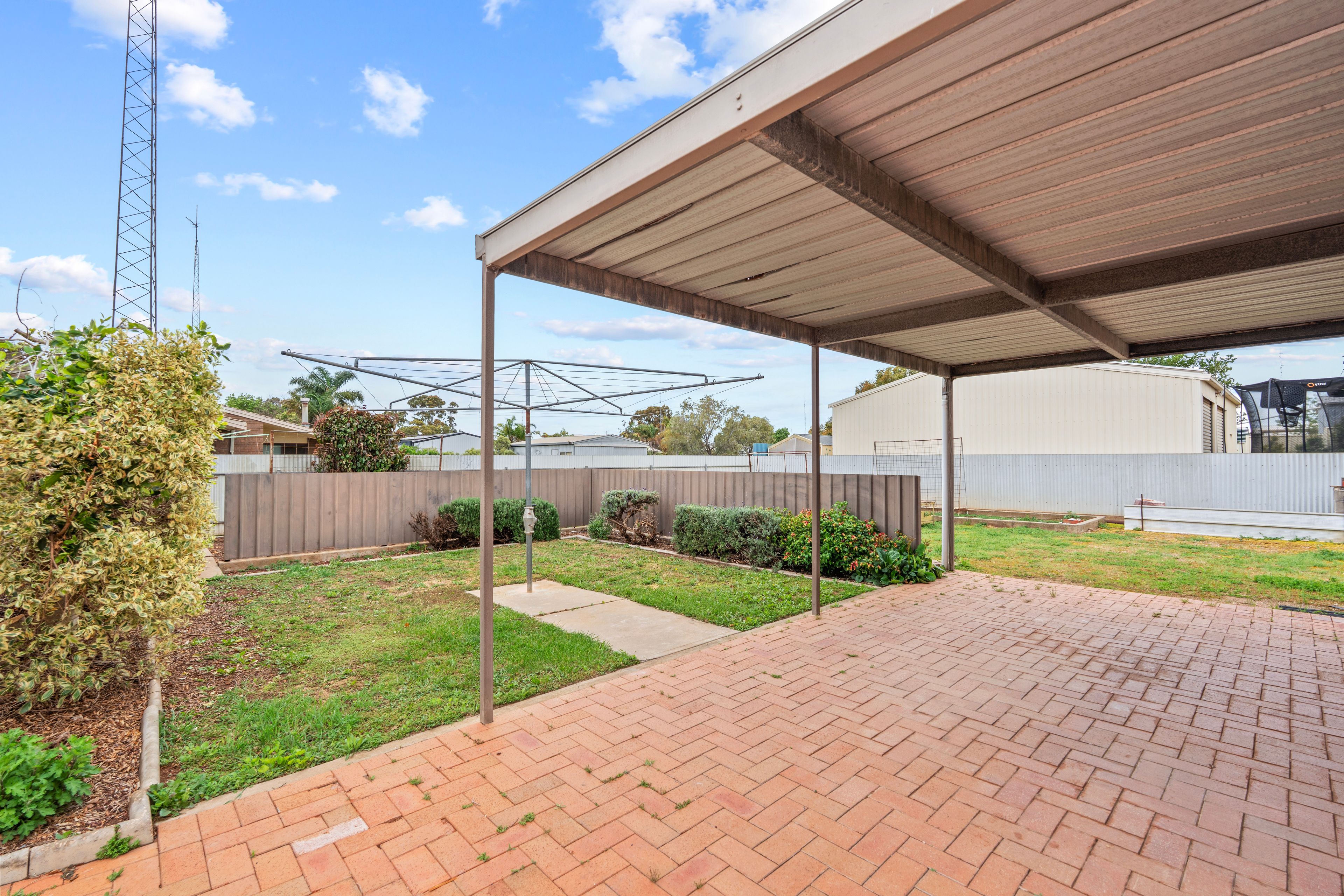 48 Olive Parade — photo 16 of 19