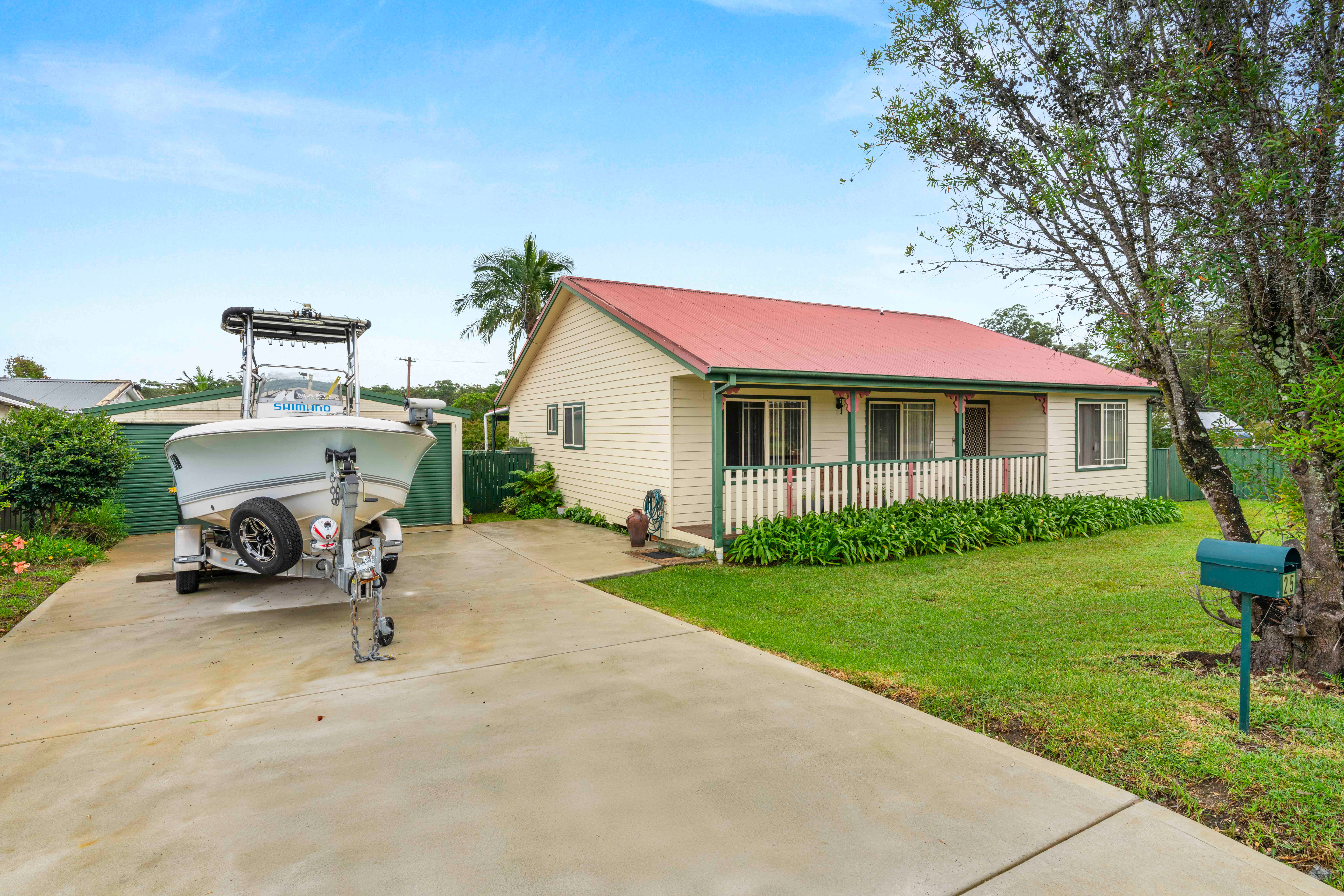 25 June Avenue, Basin View, NSW 2540