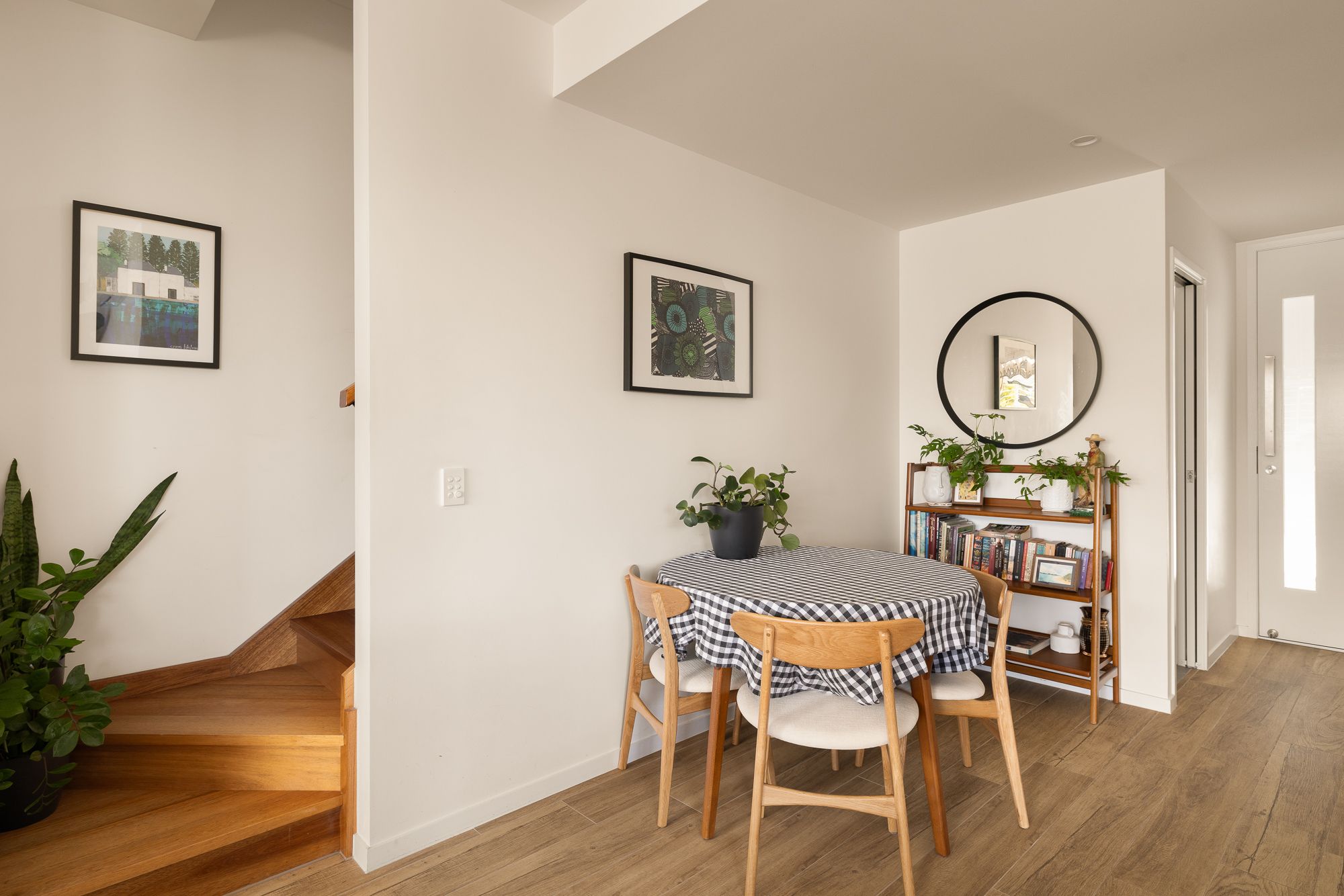 1/33 Burnaby Terrace — photo 10 of 27