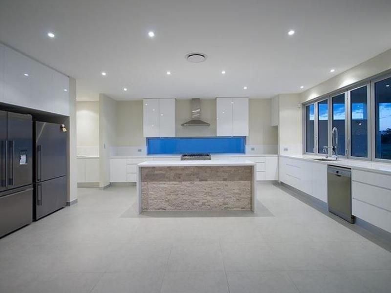 3023 The Boulevard, Benowa, QLD 4217