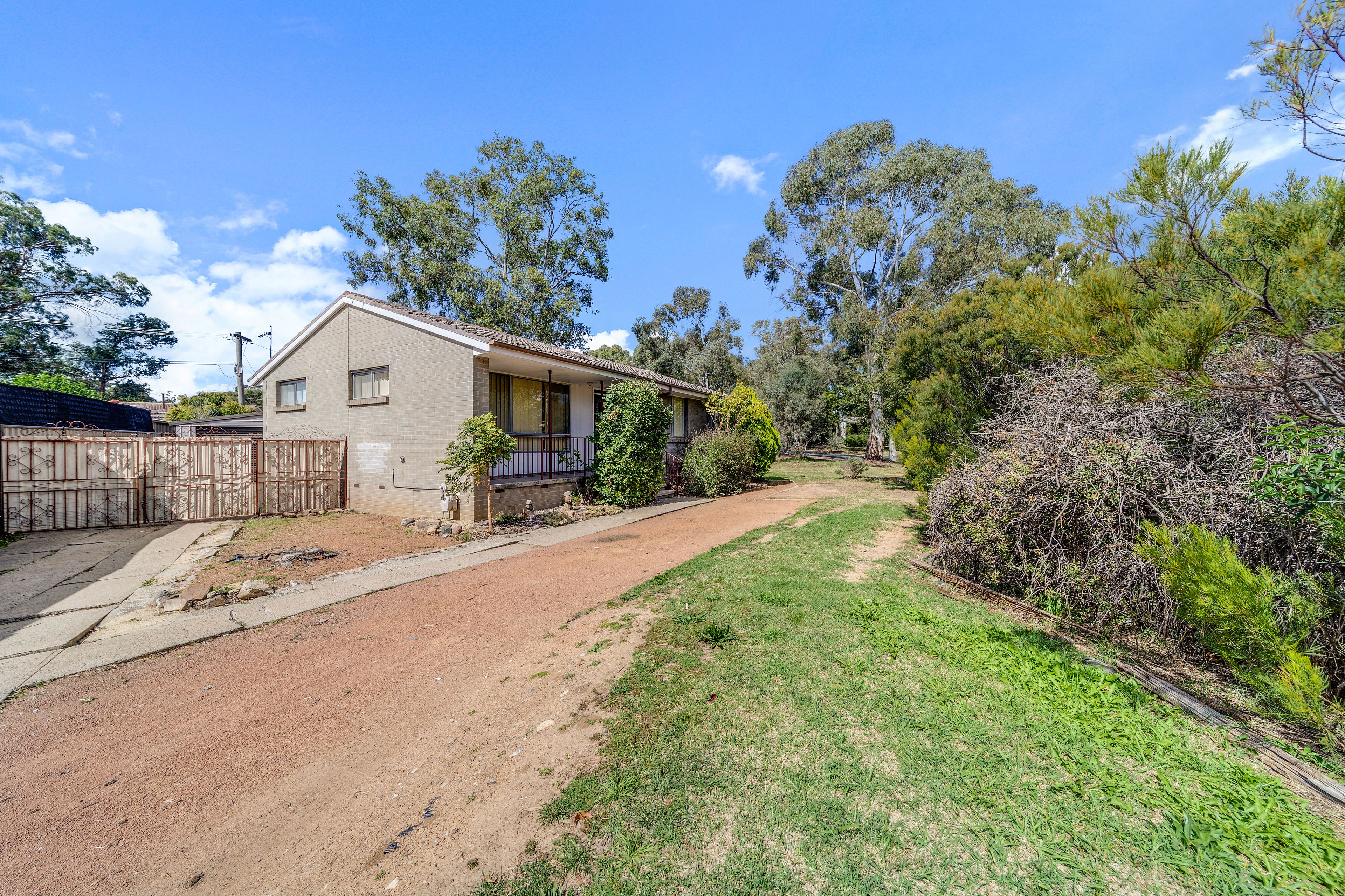 18 Milford Street, Latham ACT 2615