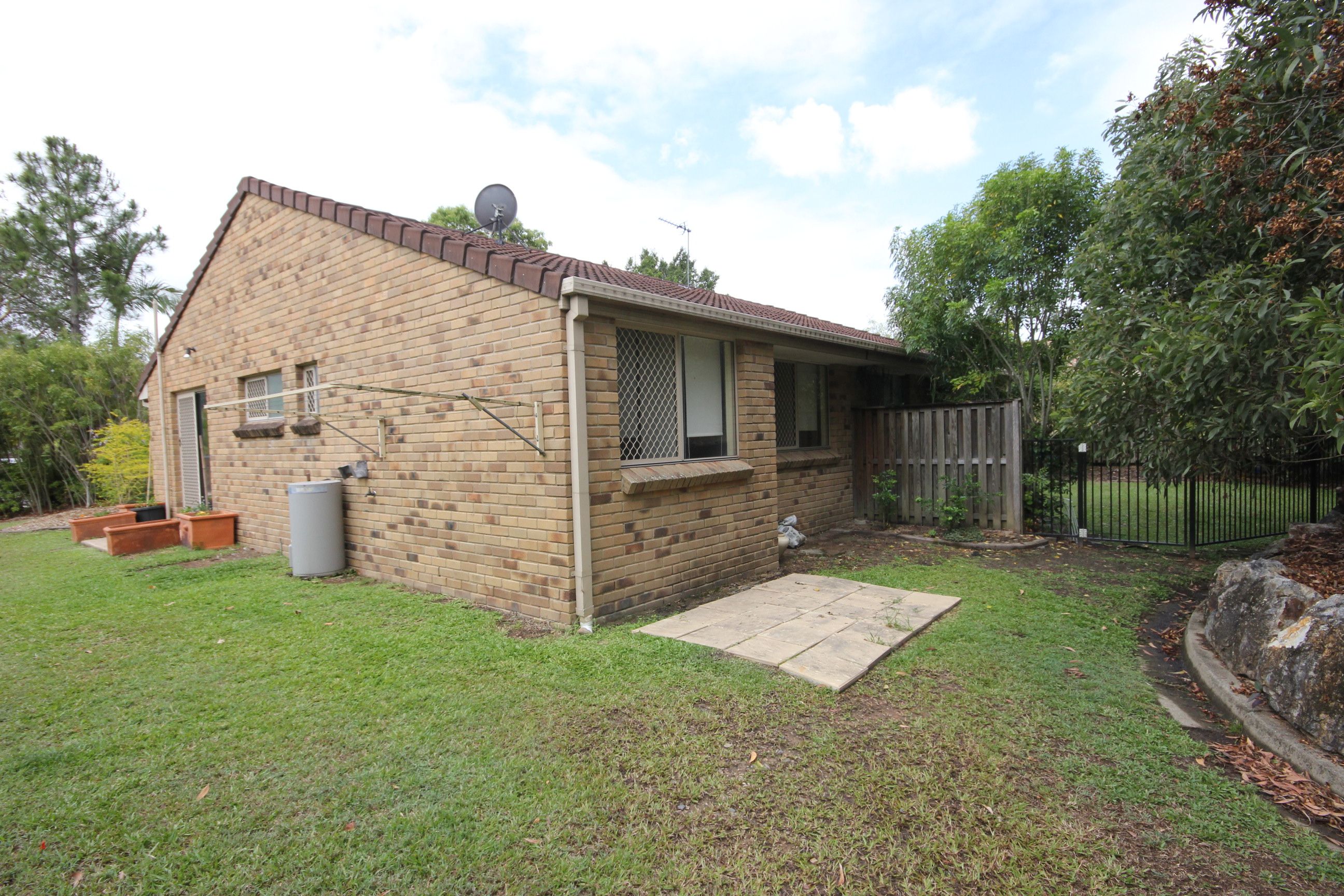 4/34-36 Golden Palms Court, Ashmore, QLD 4214