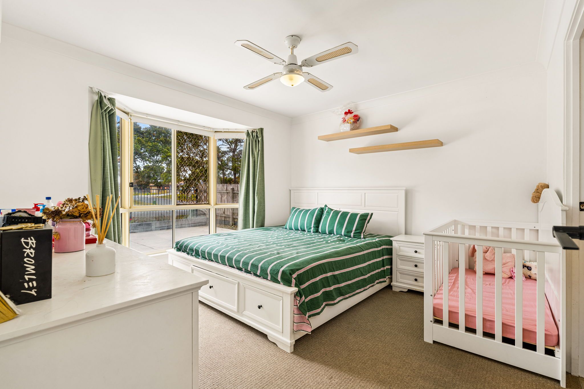 9 Ainslie Street — photo 10 of 22