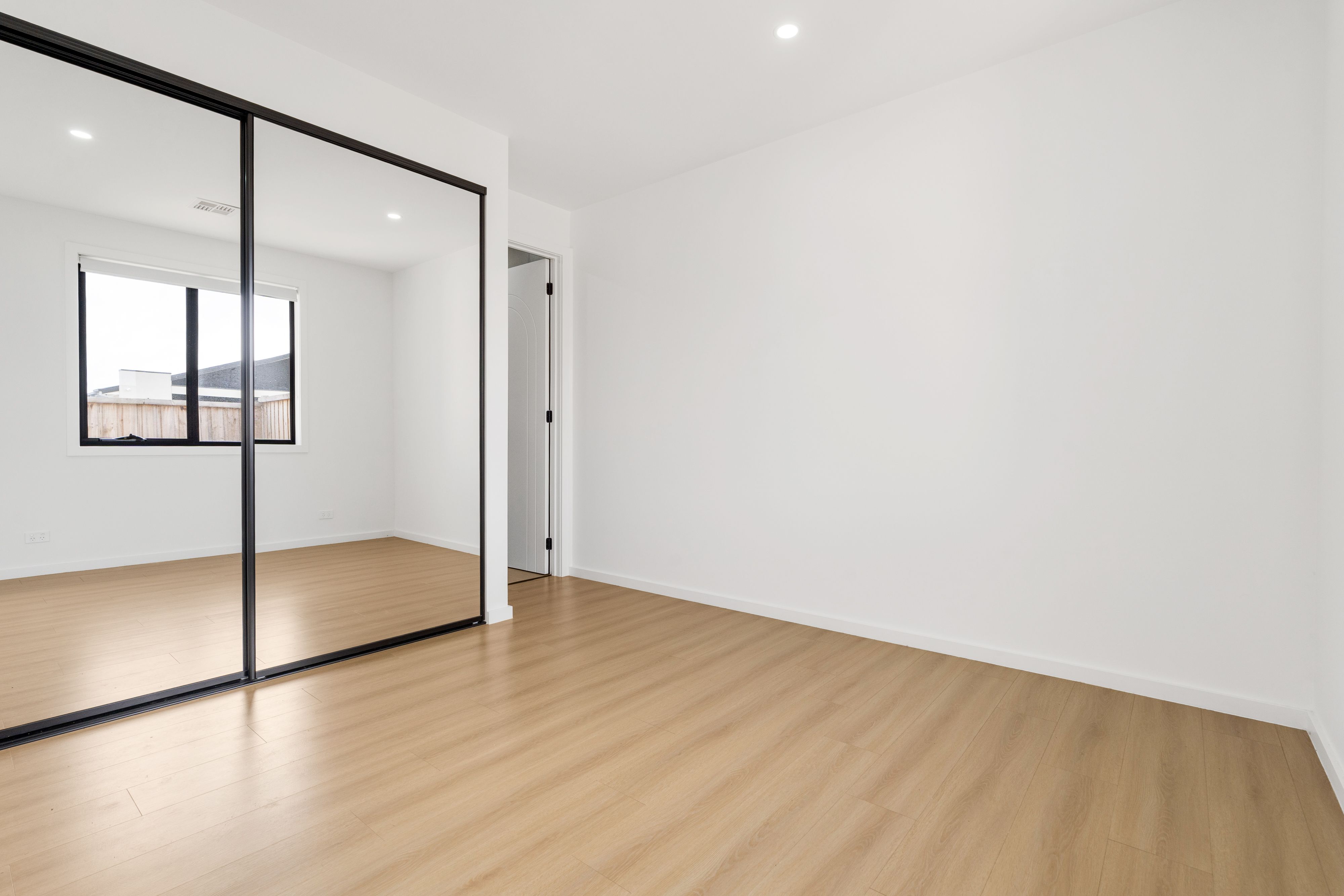 10 Sackville Way — photo 15 of 23