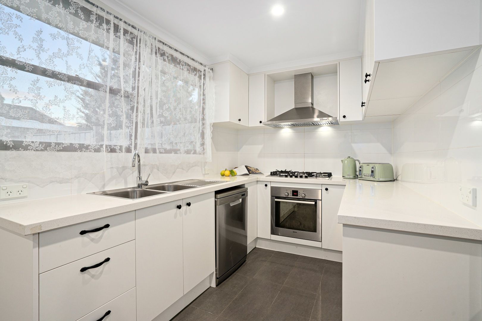 48 Woodburn Crescent, Meadow Heights, VIC 3048