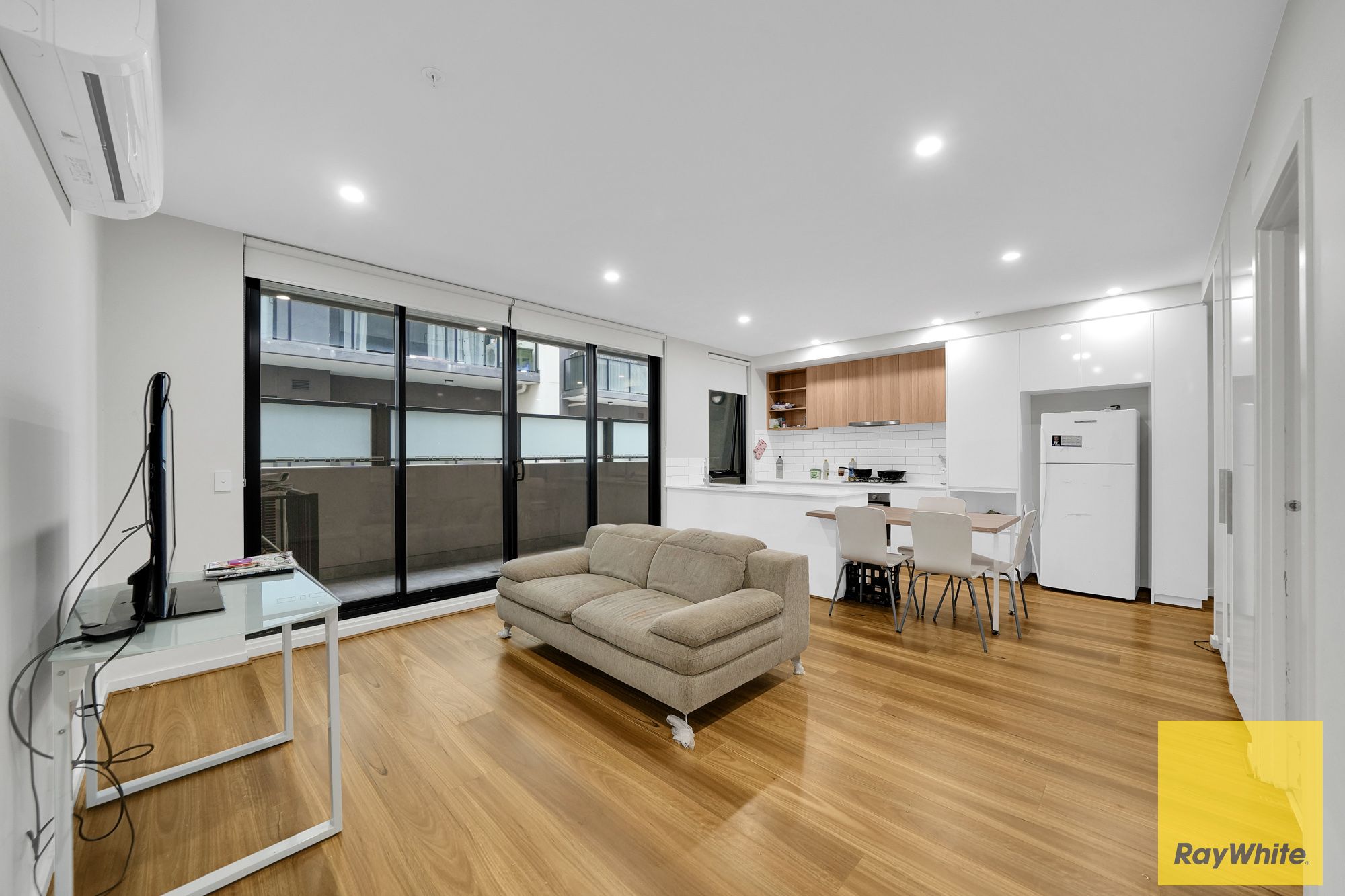 9 Commercial Road , Caroline Springs VIC 3023