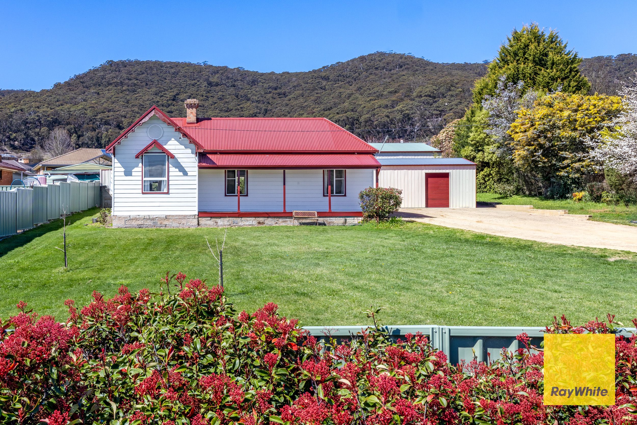 967B Great Western Highway — photo from Ray White Lithgow